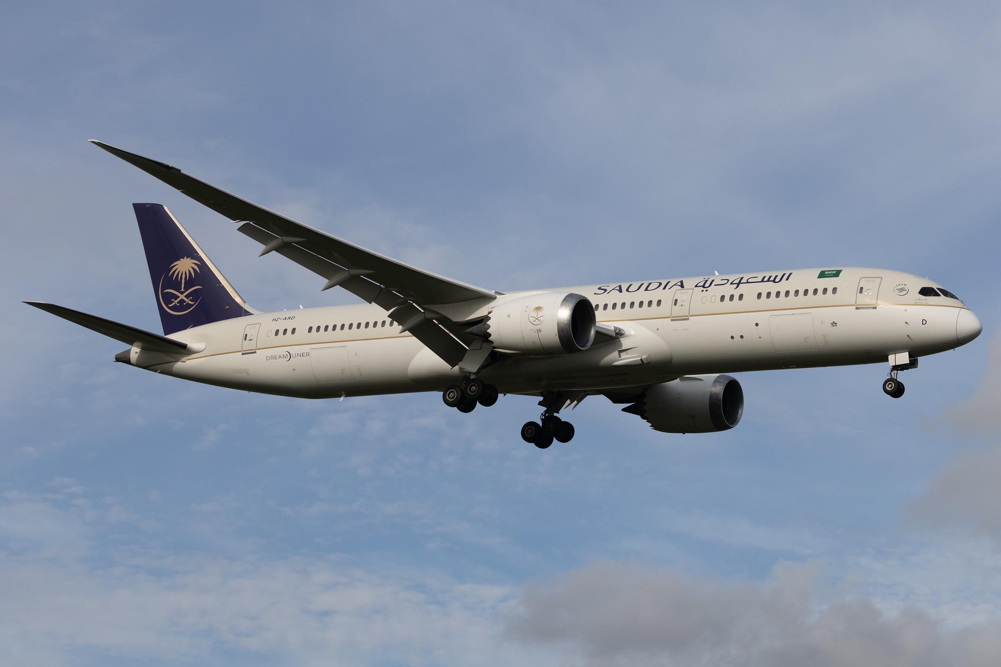 London Heathrow: Saudia (SV / SVA) | Boeing 787-9 Dreamliner B789 | HZ-ARD | MSN 41547