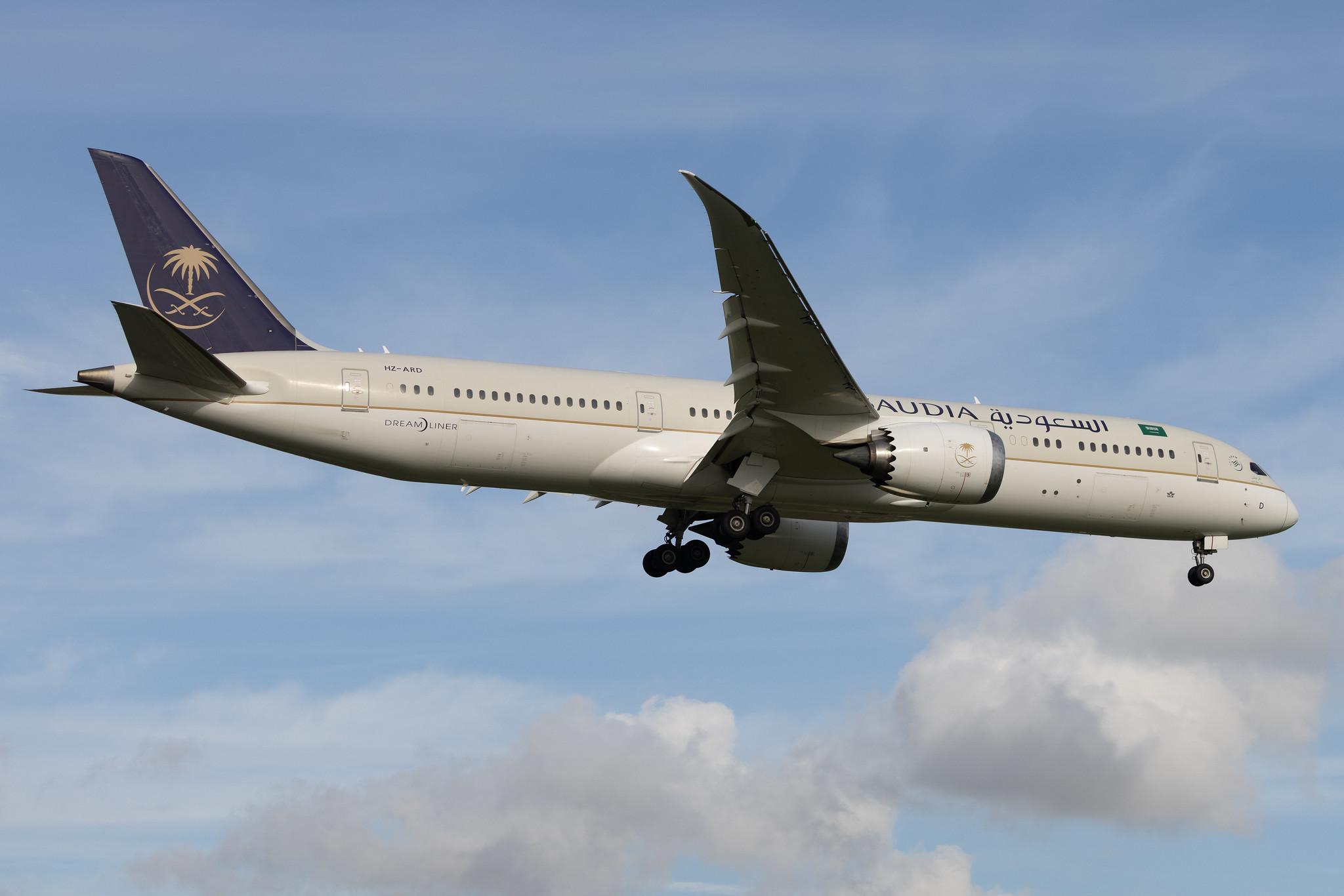 London Heathrow: Saudia (SV / SVA) | Boeing 787-9 Dreamliner B789 | HZ-ARD | MSN 41547