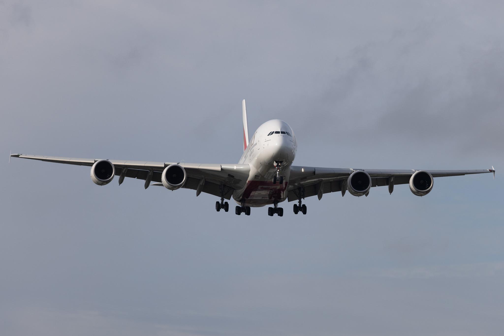London Heathrow: Emirates (EK / UAE) | Airbus A380-842 A388 | A6-EVP | MSN 269
