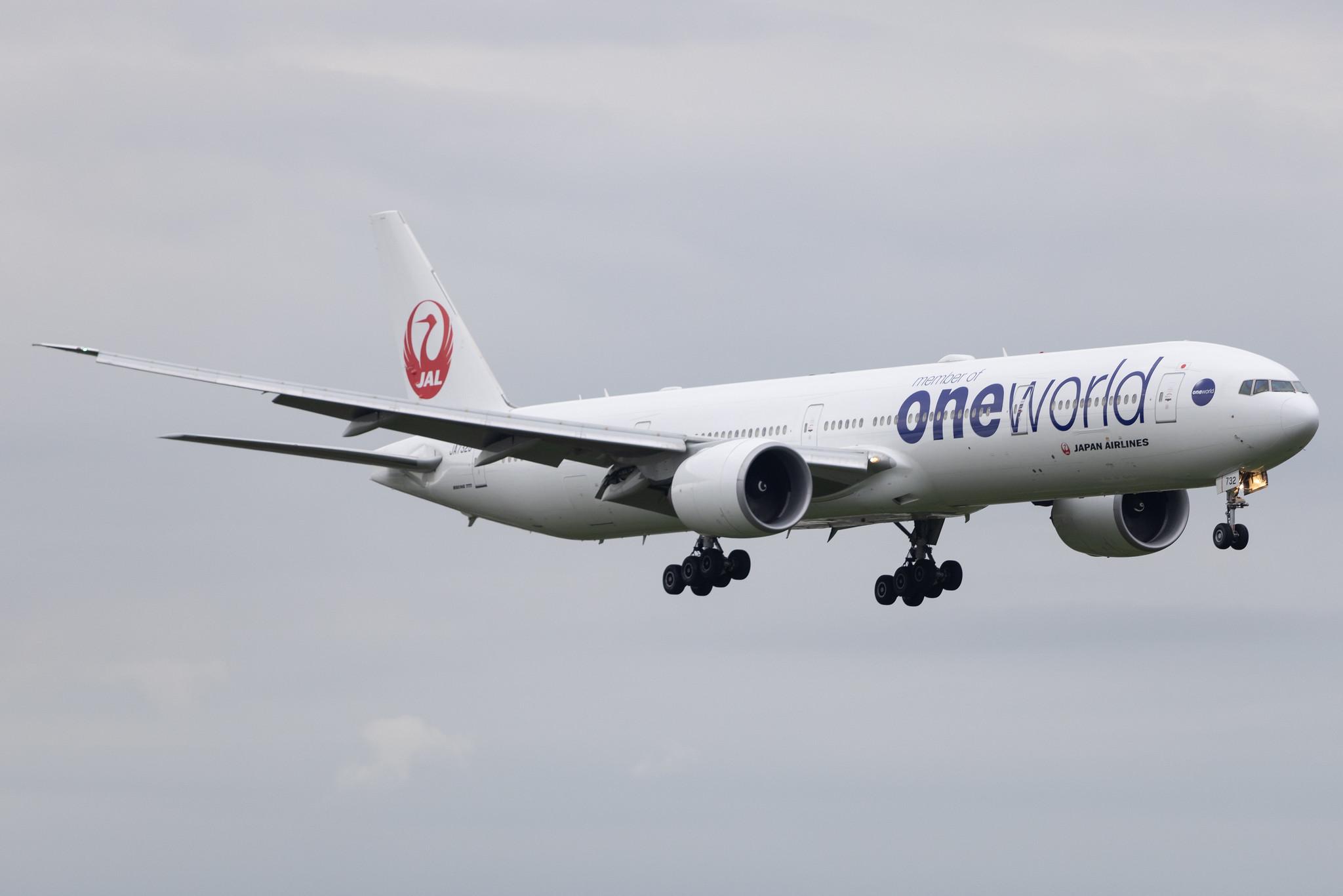 London Heathrow: Japan Airlines (JL / JAL) | Livery: Oneworld livery | Boeing 777-346(ER) B77W | JA732J | MSN 32430