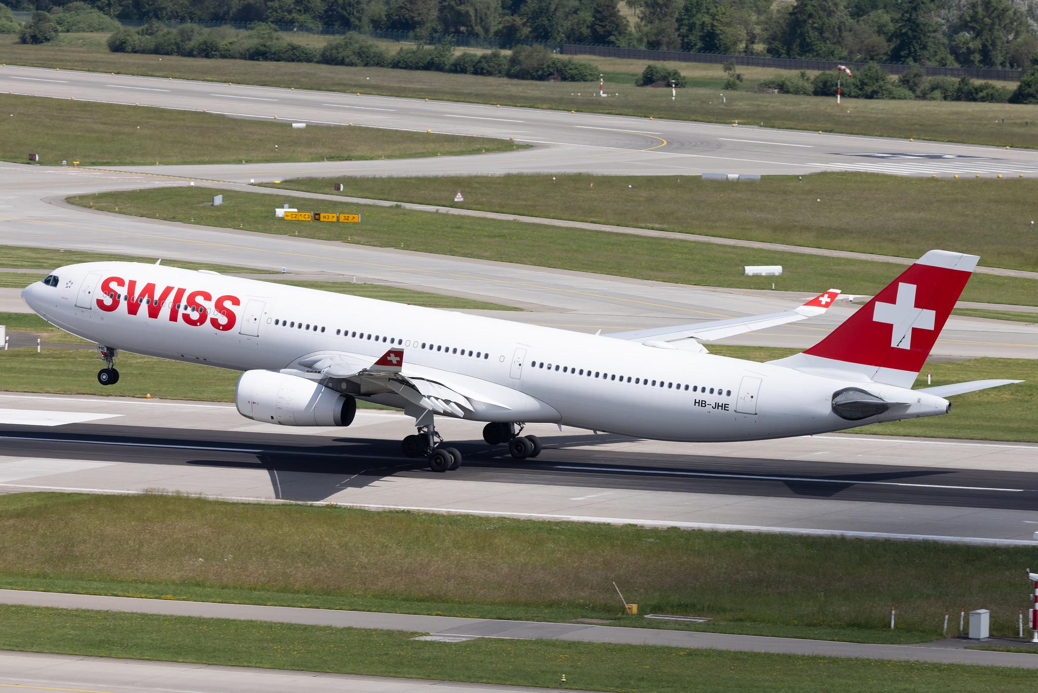 Flughafen Zürich: Swiss (LX / SWR) | Boeing 777-300(ER) B77W | HB-JNL | MSN 66092