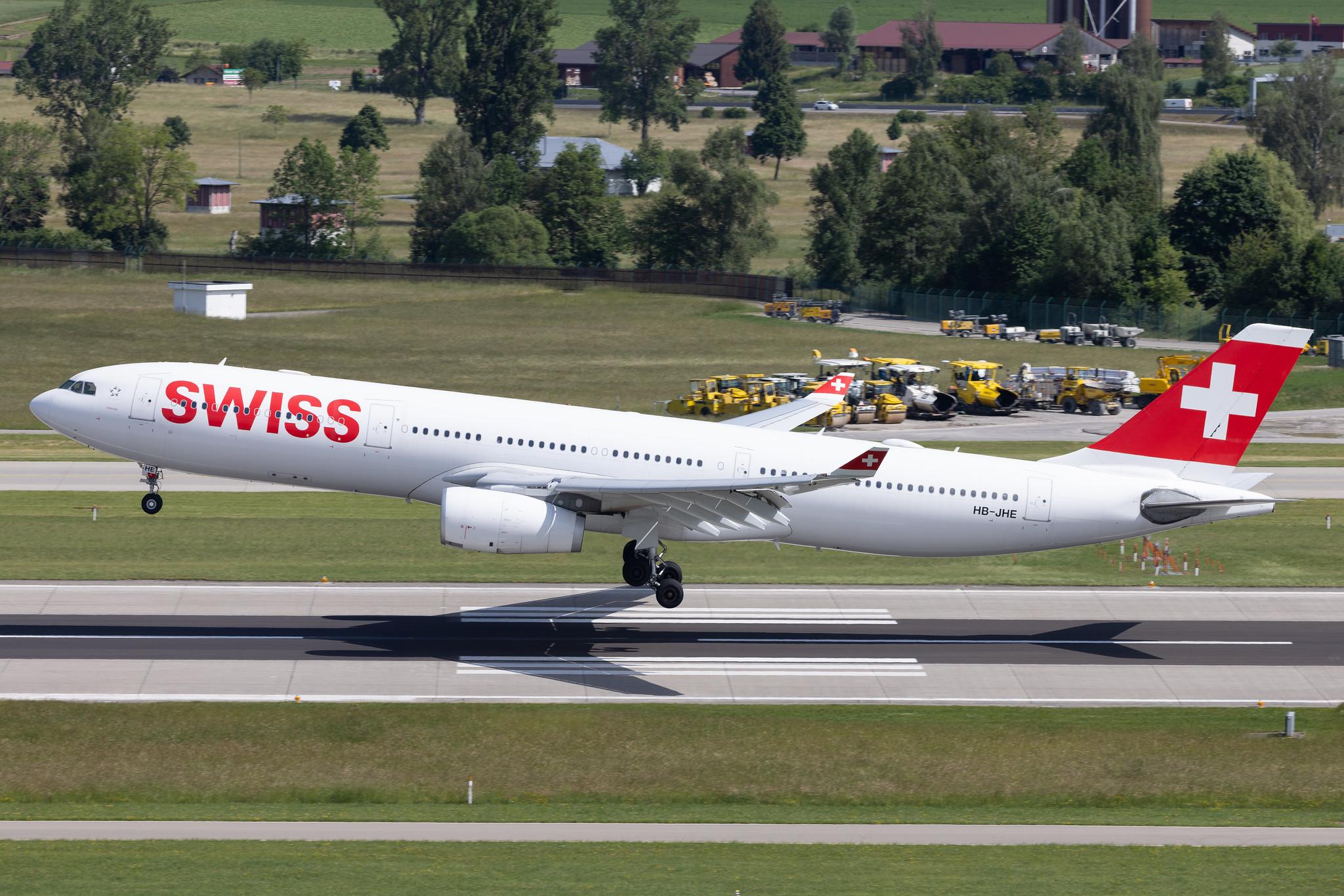 Flughafen Zürich: Swiss (LX / SWR) | Boeing 777-300(ER) B77W | HB-JNL | MSN 66092