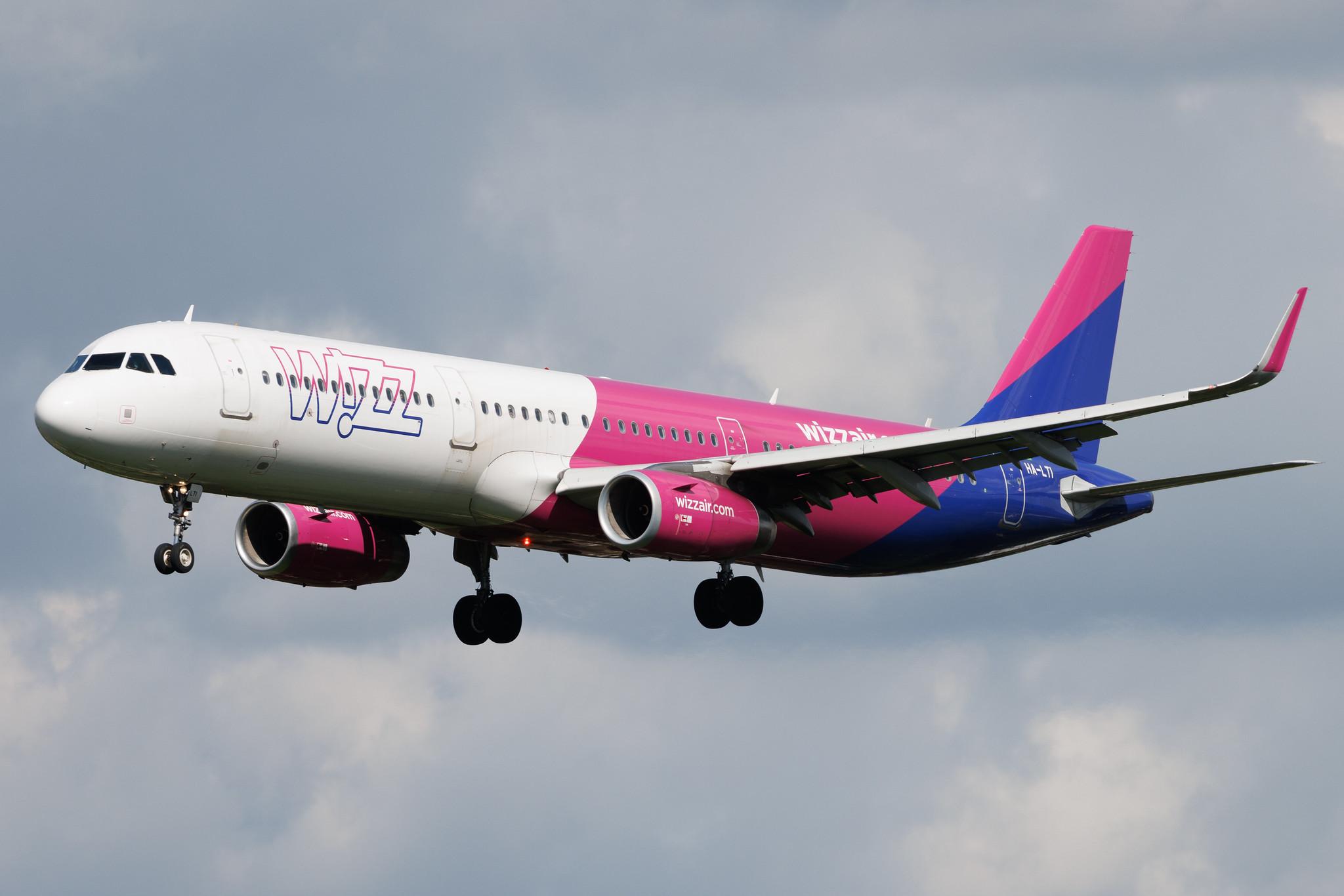 Hamburg Airport: Wizz Air (W6 / WZZ) | Airbus A321-231 A321 | HA-LTI | MSN 08943
