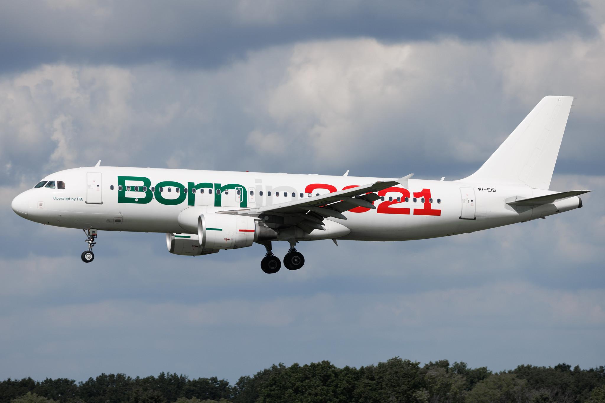 Hamburg Airport: ITA Airways (AZ / ITY) |  Livery: Born in 2021 Livery |  Airbus A320-216 A320 | EI-EIB | MSN 04249