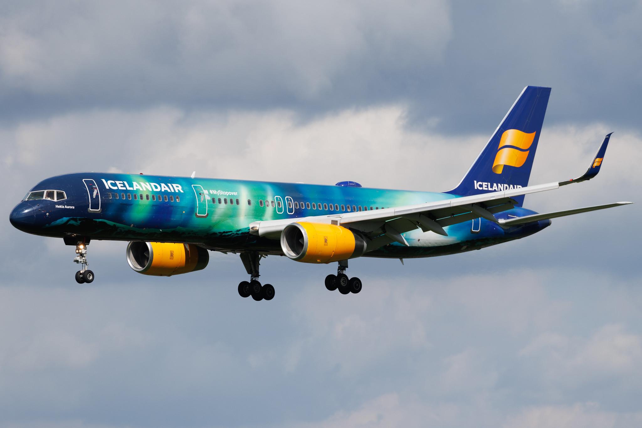 Hamburg Airport: Icelandair (FI / ICE) | Livery: Aurora Borealis Livery | Boeing 757-256 B752 | TF-FIU | MSN 26243