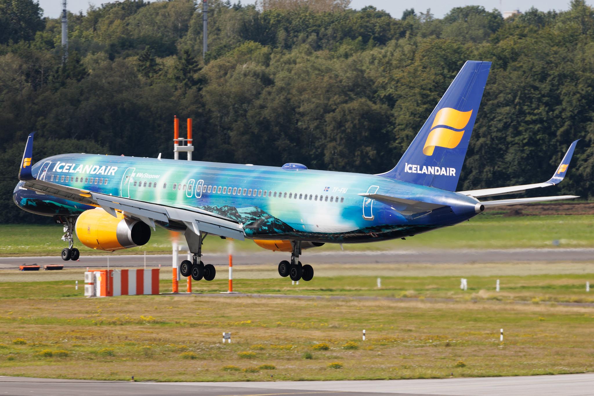 Hamburg Airport: Icelandair (FI / ICE) | Livery: Aurora Borealis Livery | Boeing 757-256 B752 | TF-FIU | MSN 26243