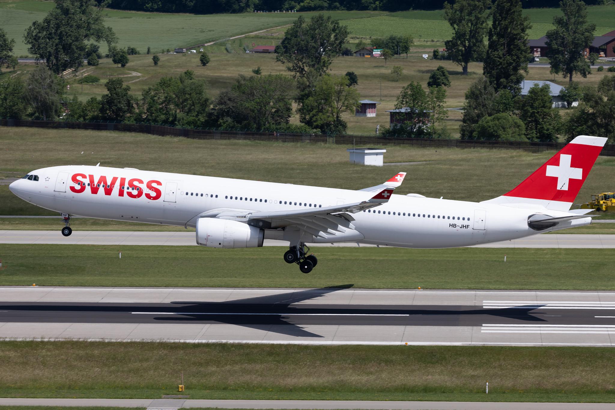 Flughafen Zürich: Swiss (LX / SWR) | Airbus A330-343 A333 | HB-JHF | MSN 1089