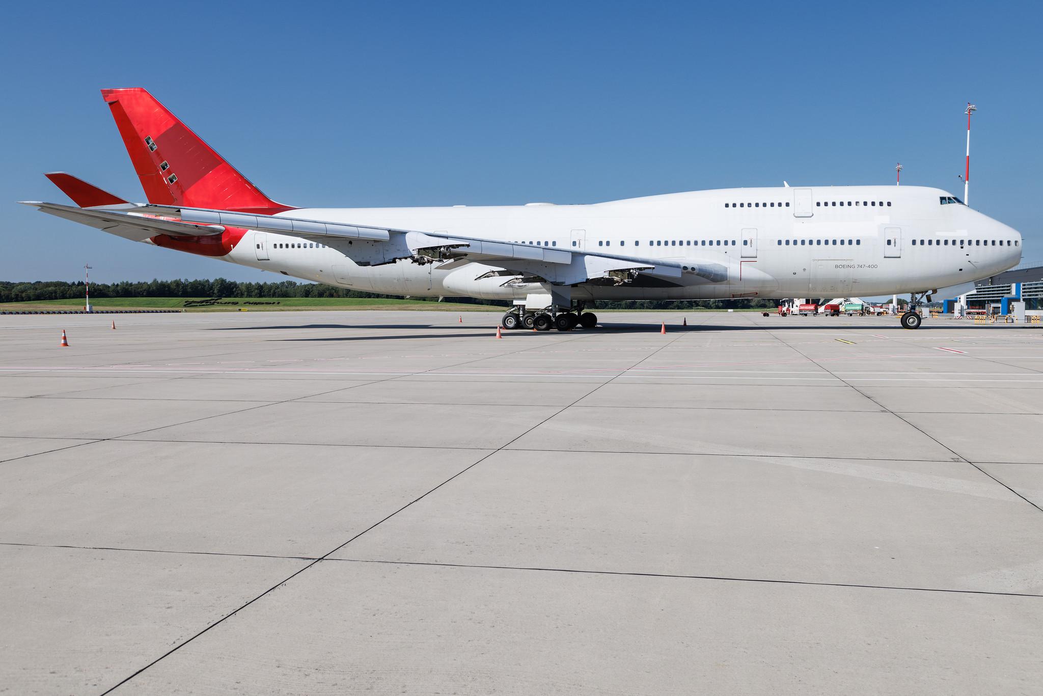 Hamburg Airport: JetOneX | Boeing 747-41R B744 | VQ-BZV | MSN 29406