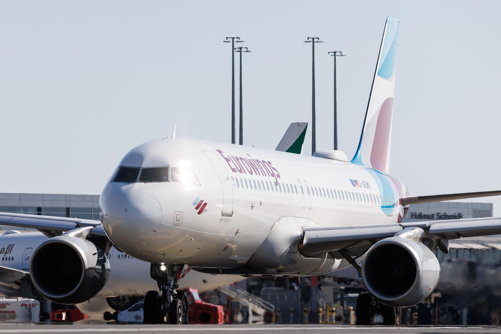 Hamburg Airport: Eurowings (EW / EWG) | Airbus A320-214 A320 | D-AEWK | MSN 7261