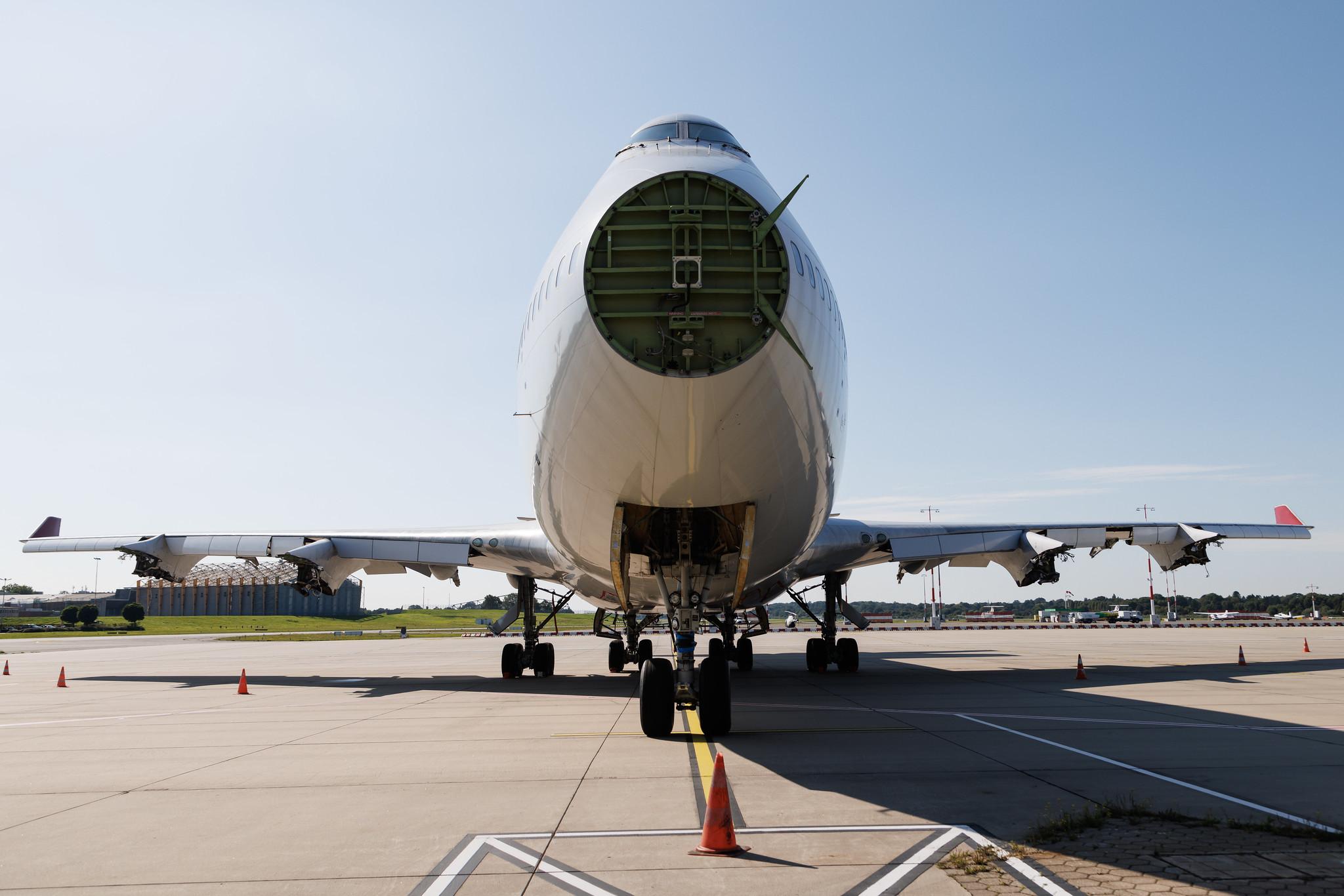 Hamburg Airport: JetOneX | Boeing 747-41R B744 | VQ-BZV | MSN 29406