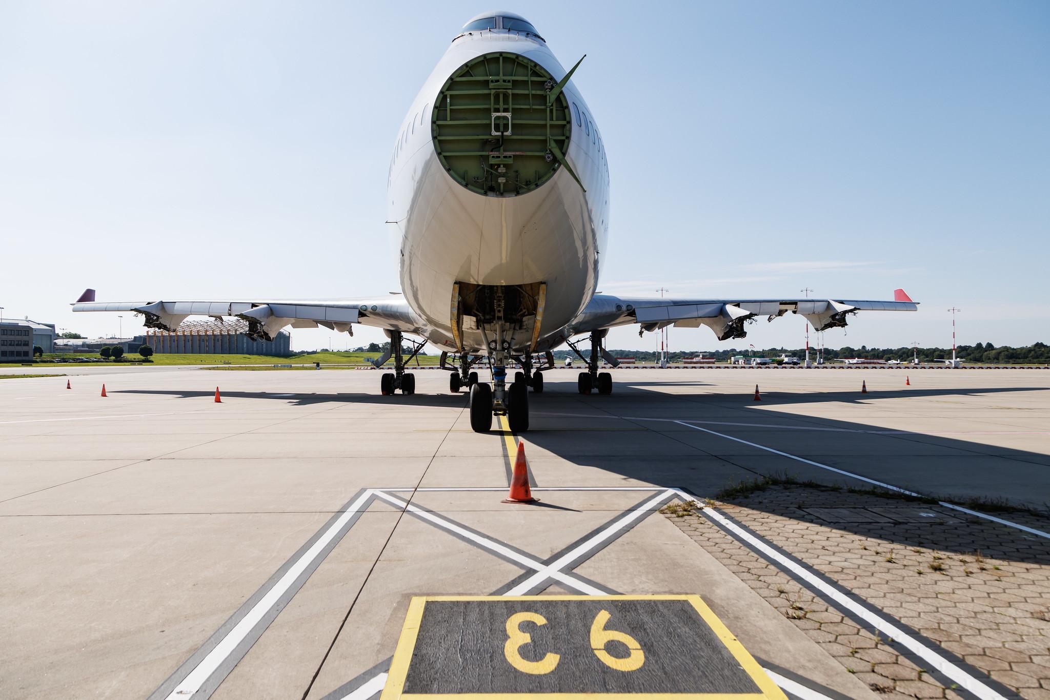 Hamburg Airport: JetOneX | Boeing 747-41R B744 | VQ-BZV | MSN 29406