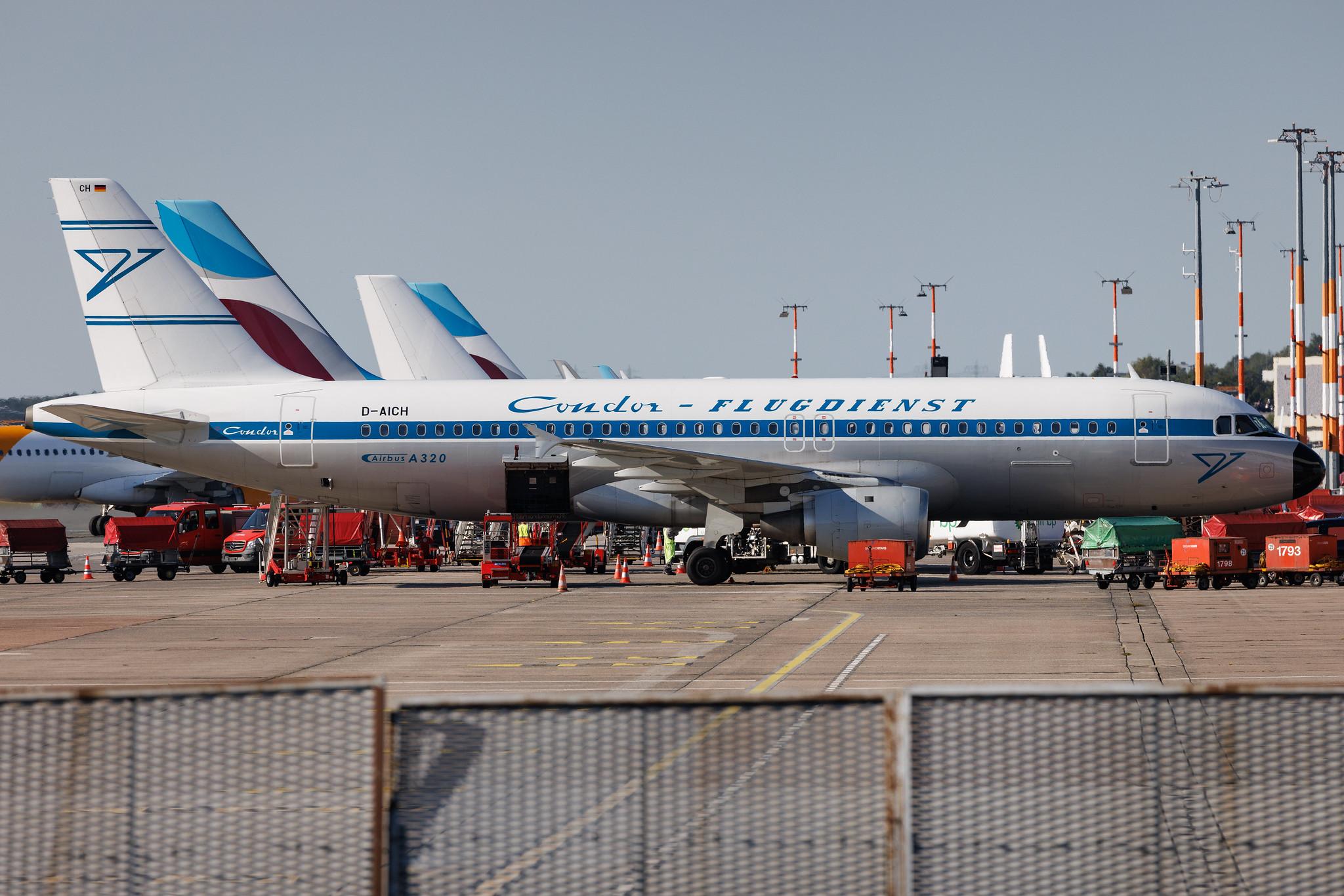 Hamburg Airport: Condor (DE / CFG) | Livery: Retro Livery | Airbus A320-212 A320 | D-AICH | MSN 0971