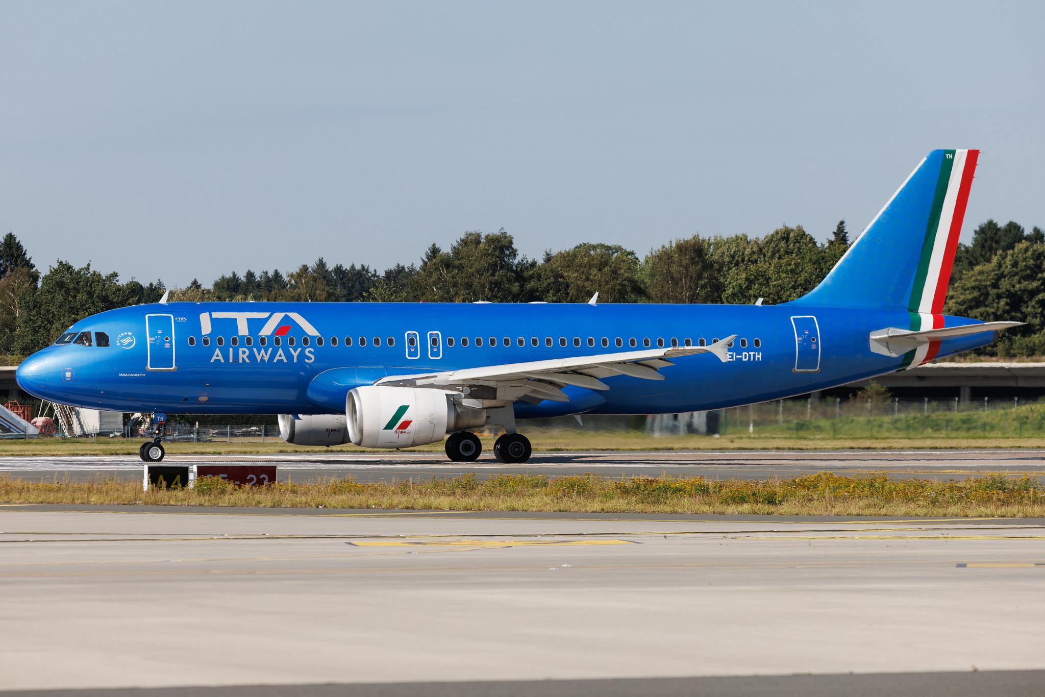 Hamburg Airport: ITA Airways (AZ / ITY) | Airbus A320-216 A320 | EI-DTH | MSN 03956