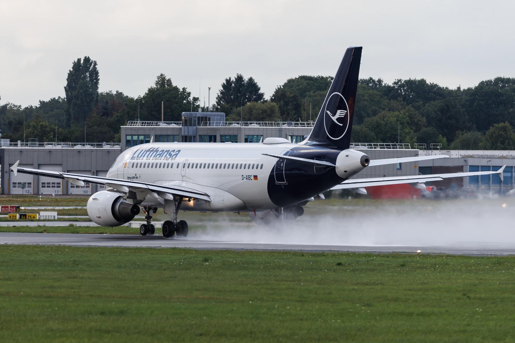 Hamburg Airport: Lufthansa (LH / DLH) | Airbus A319-112 A319 | D-AIBC | MSN 4332