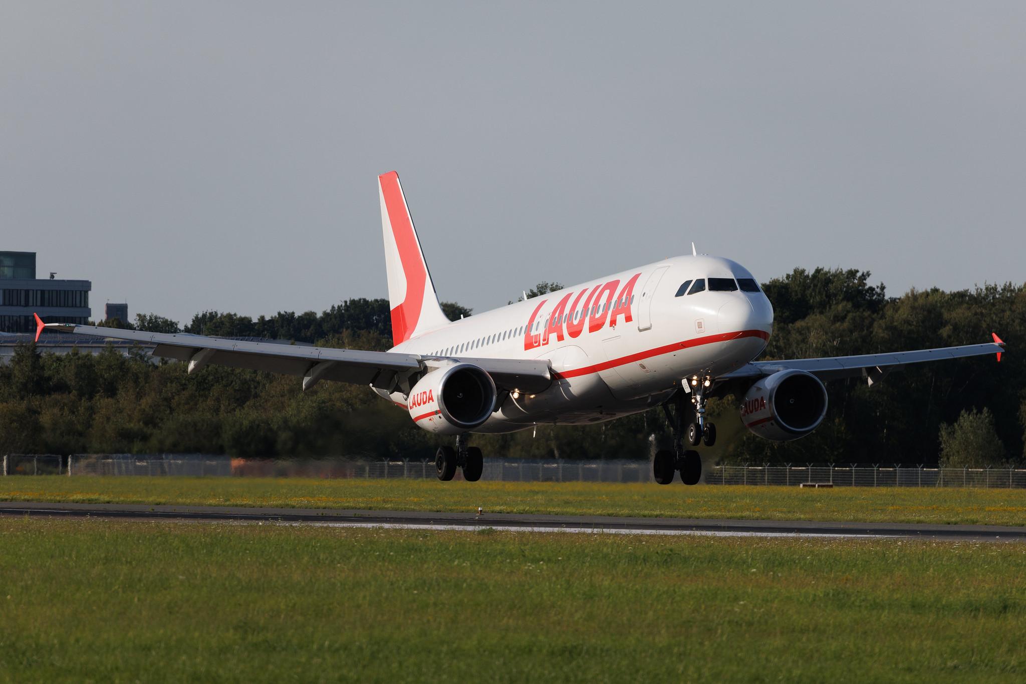 Hamburg Airport: Lauda Europe (LW / LDA) | Airbus A320-214 A320 | 9H-LOS | MSN 03153