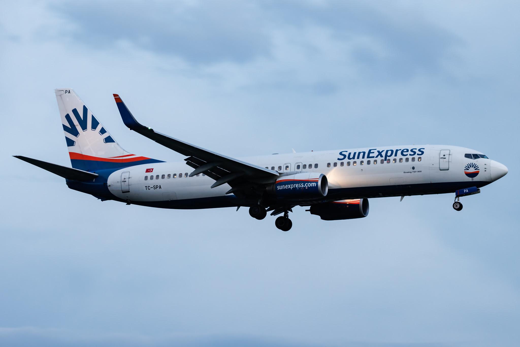 Hamburg Airport: SunExpress (XQ / SXS) | Boeing 737-8HX B738 | TC-SPA | MSN 29684