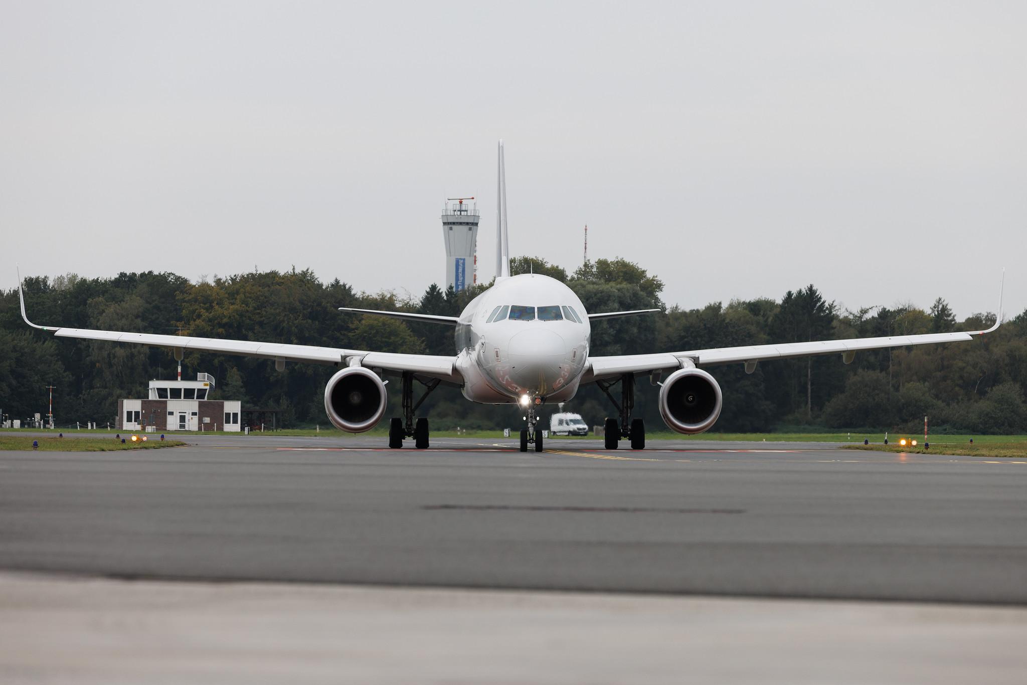Hamburg Airport: Lufthansa (LH / DLH) | Airbus A320-214 A320 | D-AIZP | MSN 5487