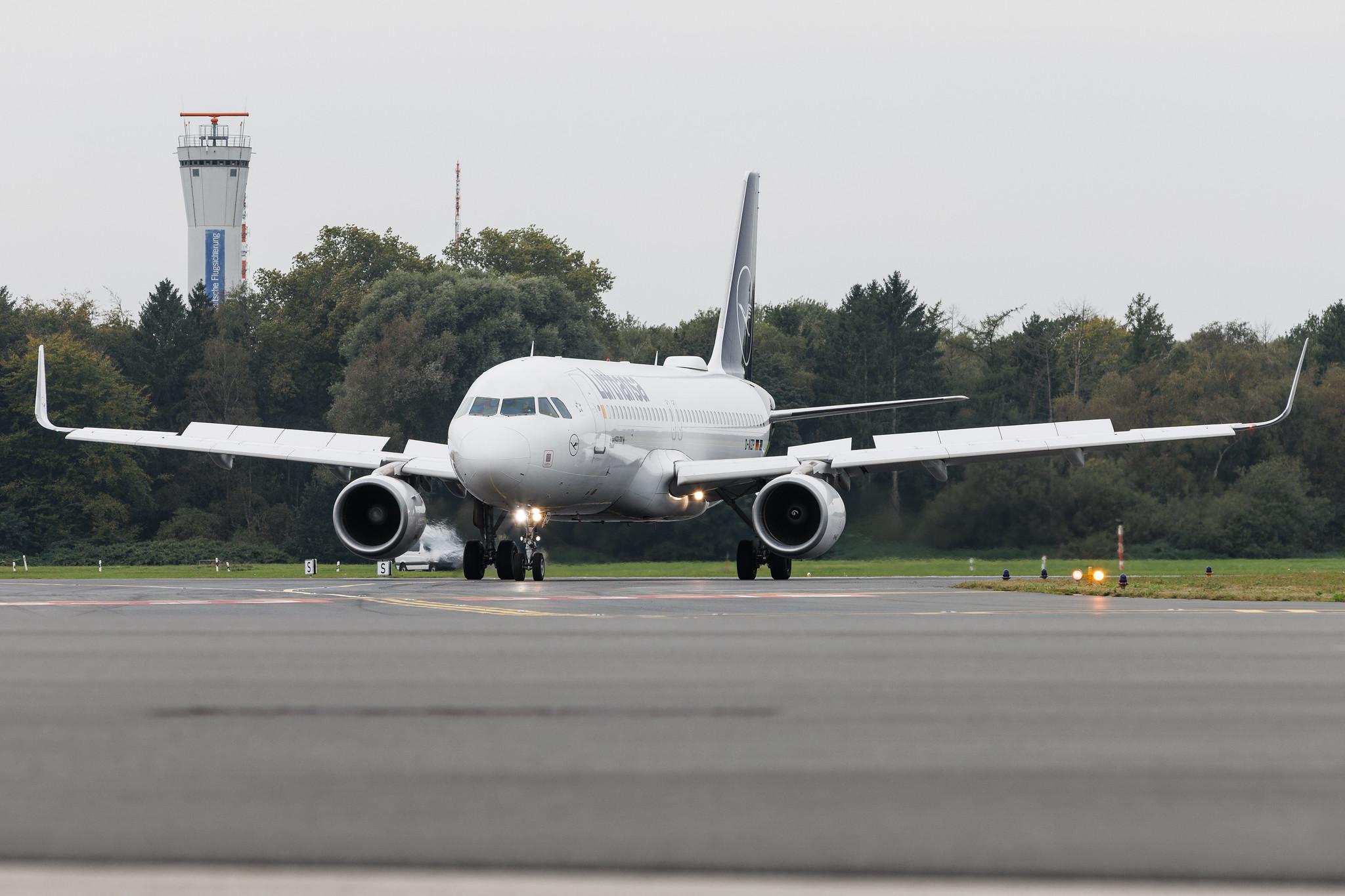 Hamburg Airport: Lufthansa (LH / DLH) | Airbus A320-214 A320 | D-AIZP | MSN 5487