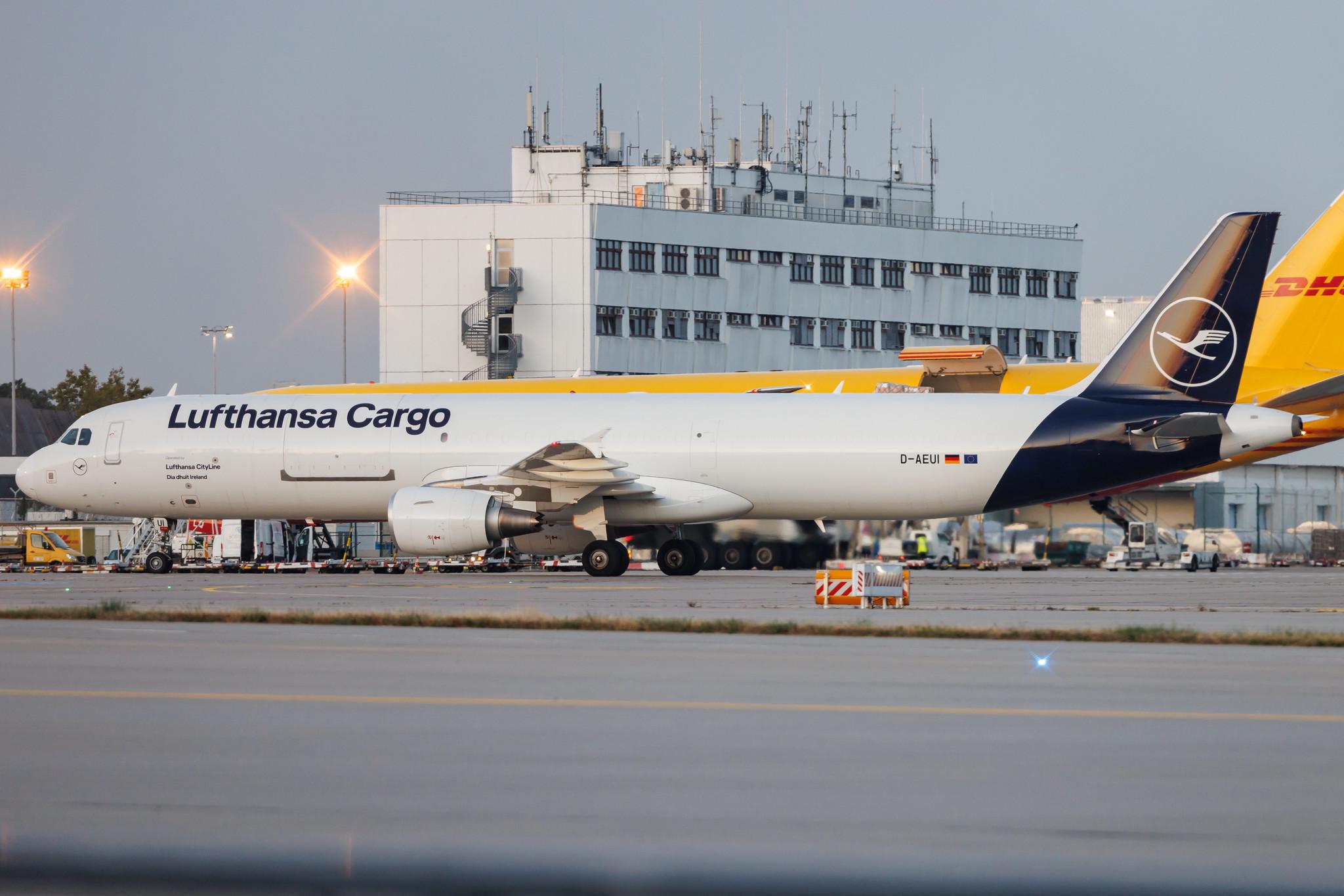 Frankfurt Airport: Lufthansa Cargo (/ GEC) | Operator: Lufthansa CityLine | Airbus A321-211(P2F) A321 | D-AEUI | MSN 05126