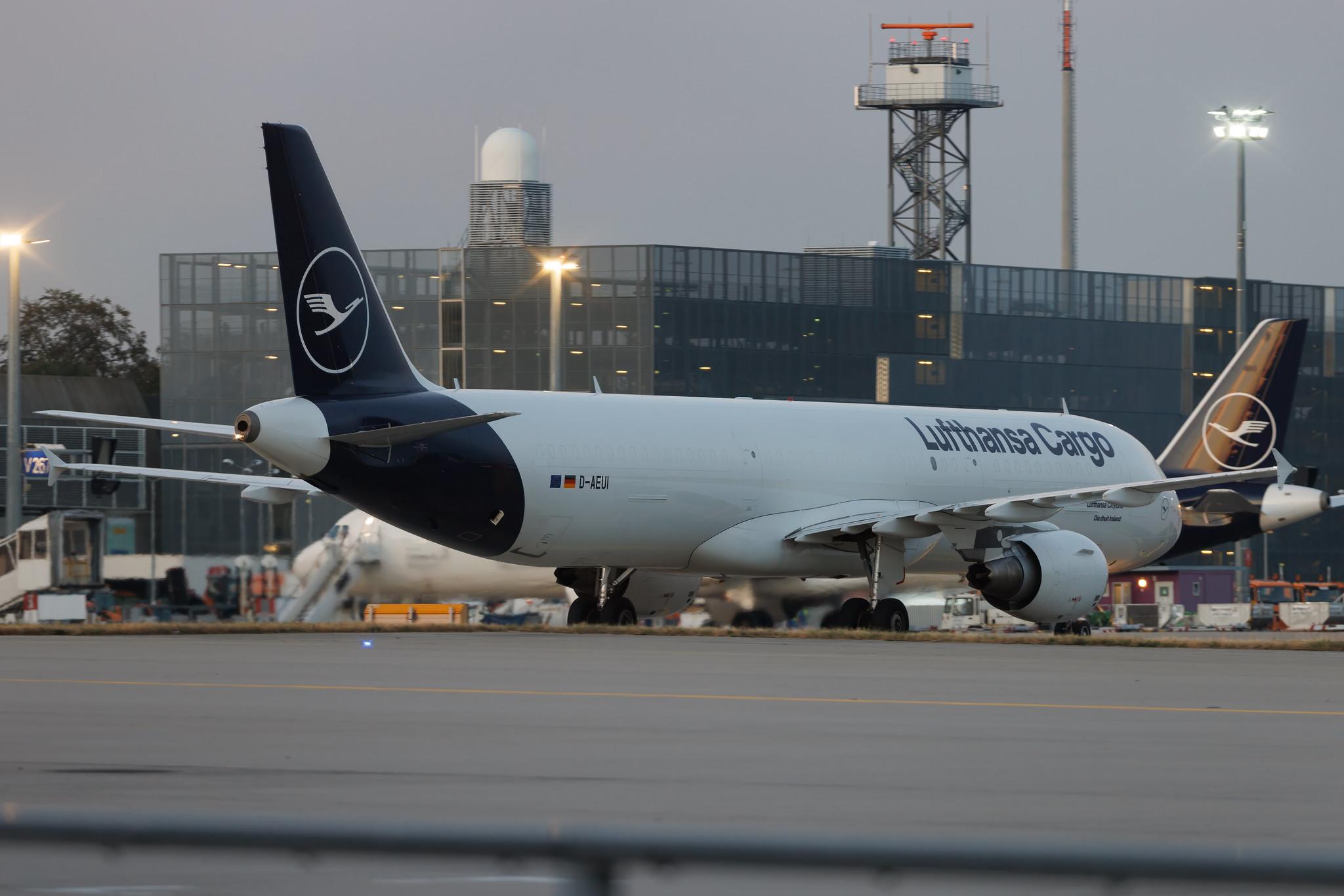 Frankfurt Airport: Lufthansa Cargo (/ GEC) | Operator: Lufthansa CityLine | Airbus A321-211(P2F) A321 | D-AEUI | MSN 05126