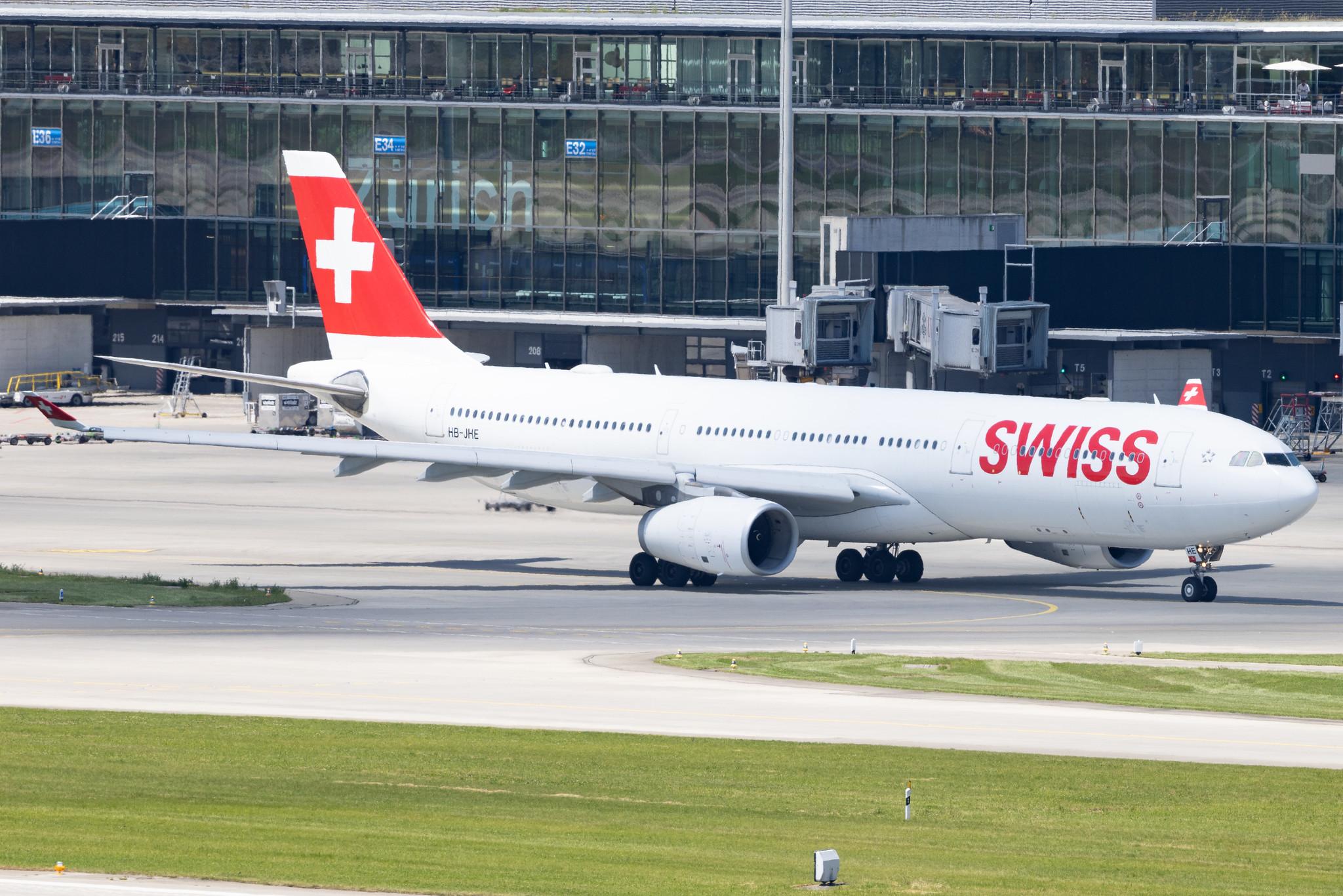 Flughafen Zürich: Swiss (LX / SWR) | Airbus A330-343 A333 | HB-JHE | MSN 1084