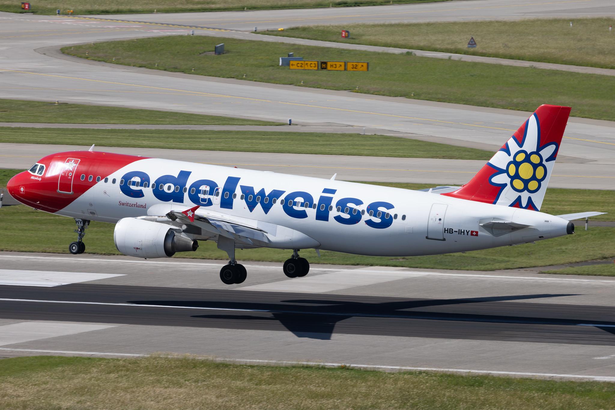 Flughafen Zürich: Edelweiss Air (WK / EDW) | Airbus A320-214 A320 | HB-IHY | MSN 0947