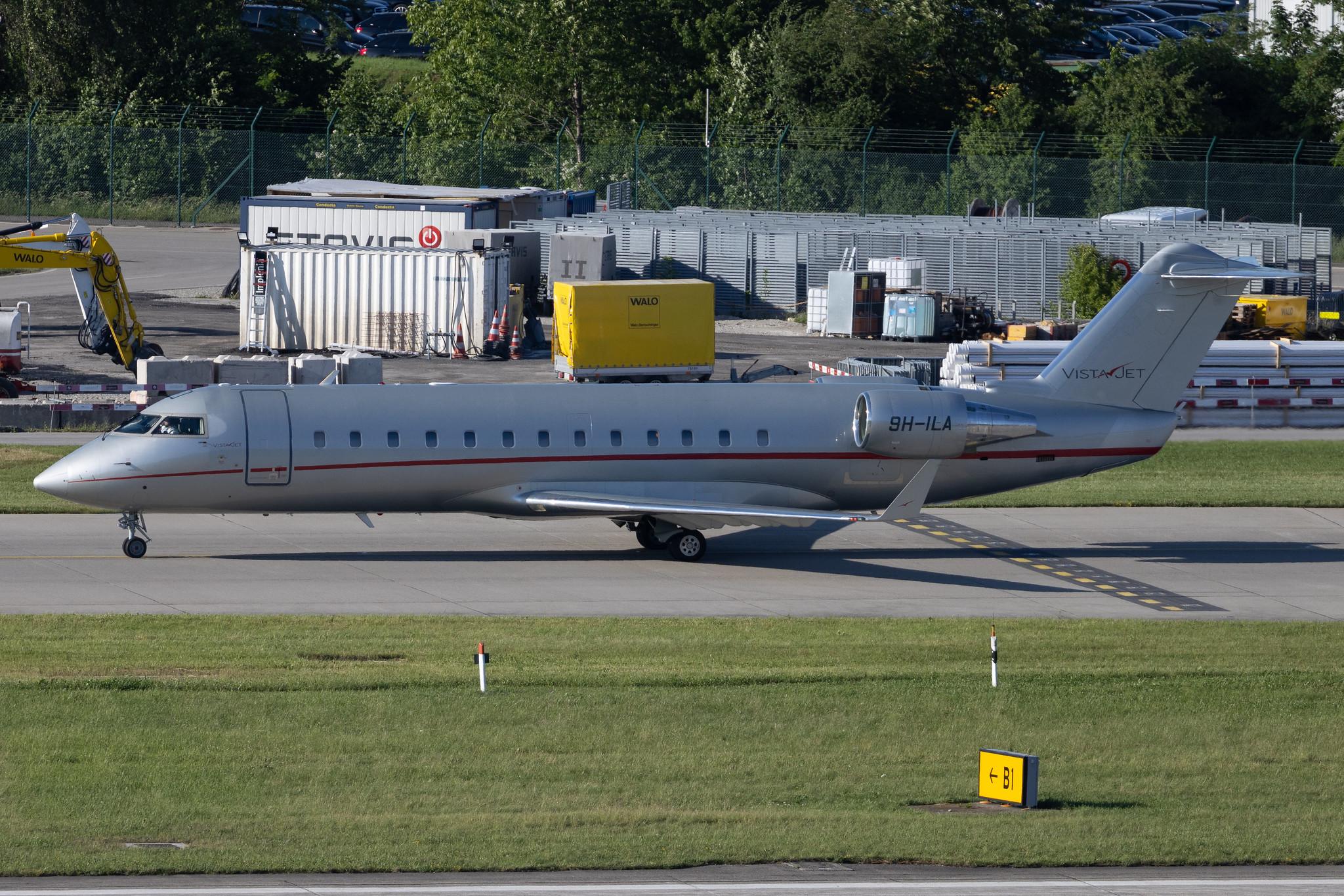 Flughafen Zürich: VistaJet Malta (/ VJT) | Operator: VistaJet | Mitsubishi Challenger 850 CRJ2 | 9H-ILA | MSN 8101