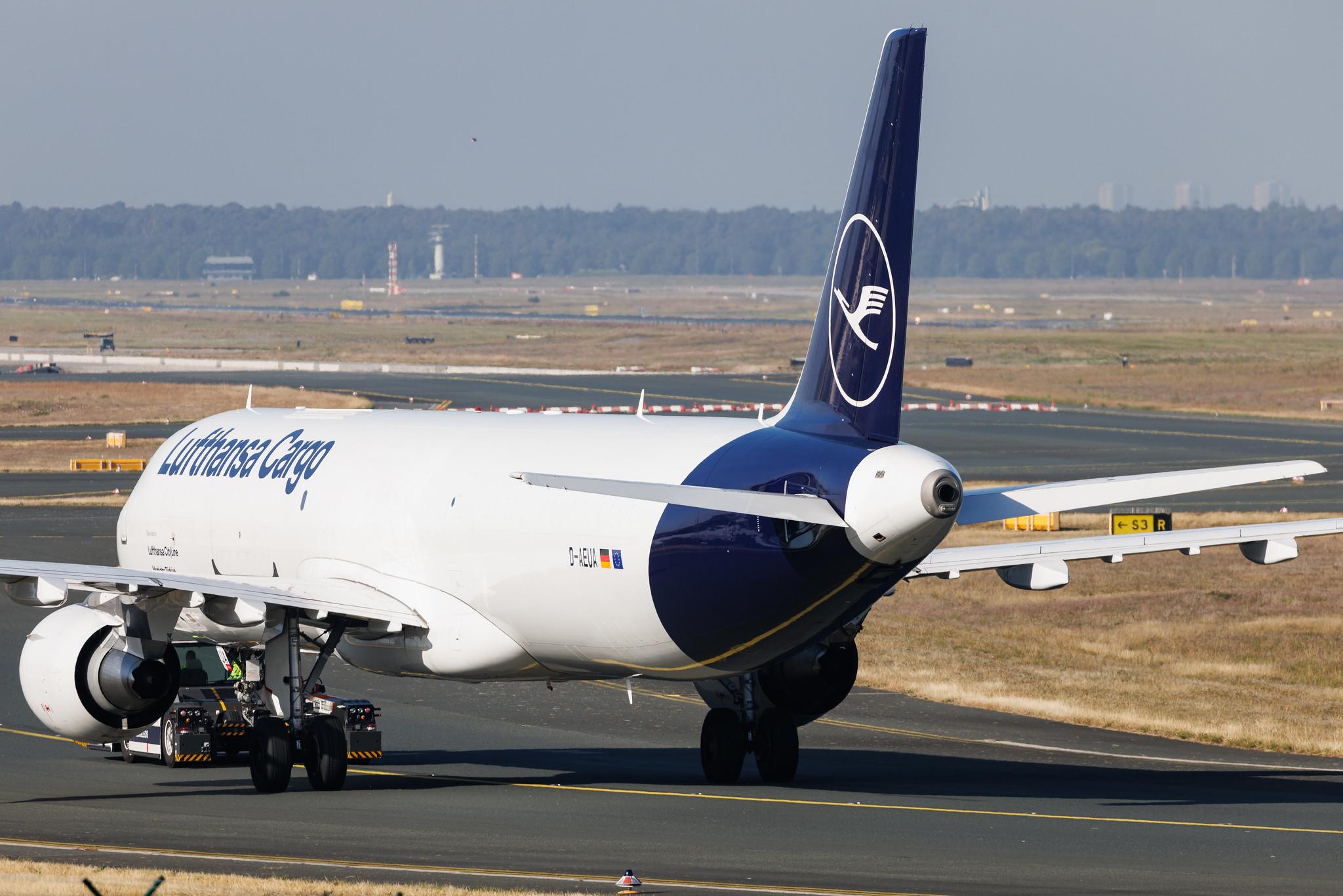 Frankfurt Airport: Lufthansa Cargo (/ GEC) | Operator: Lufthansa CityLine | Airbus A321-211 A321 | D-AEUA | MSN 1988
