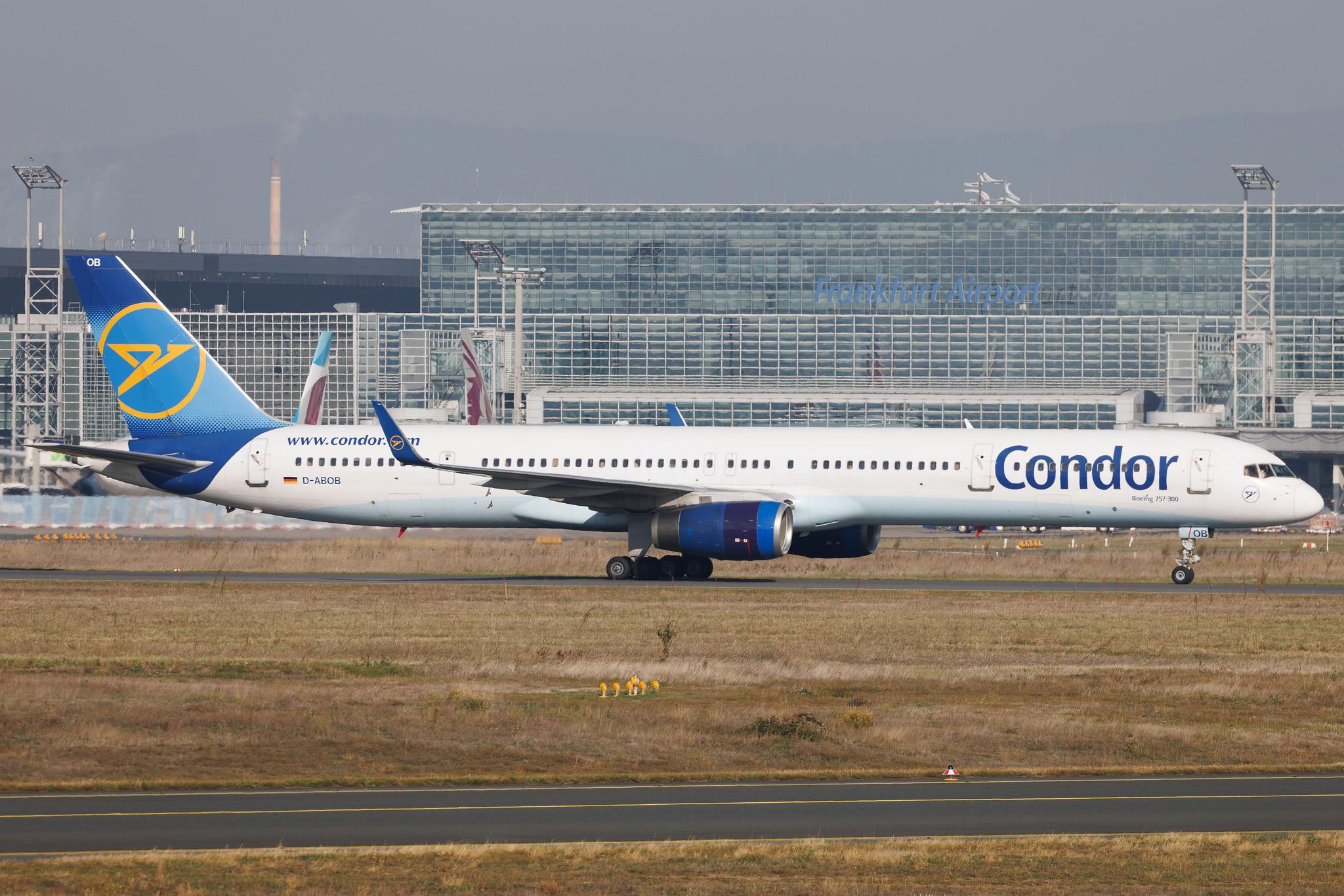 Frankfurt Airport: Condor (DE / CFG) | Boeing 757-330 B753 | D-ABOB | MSN 29017