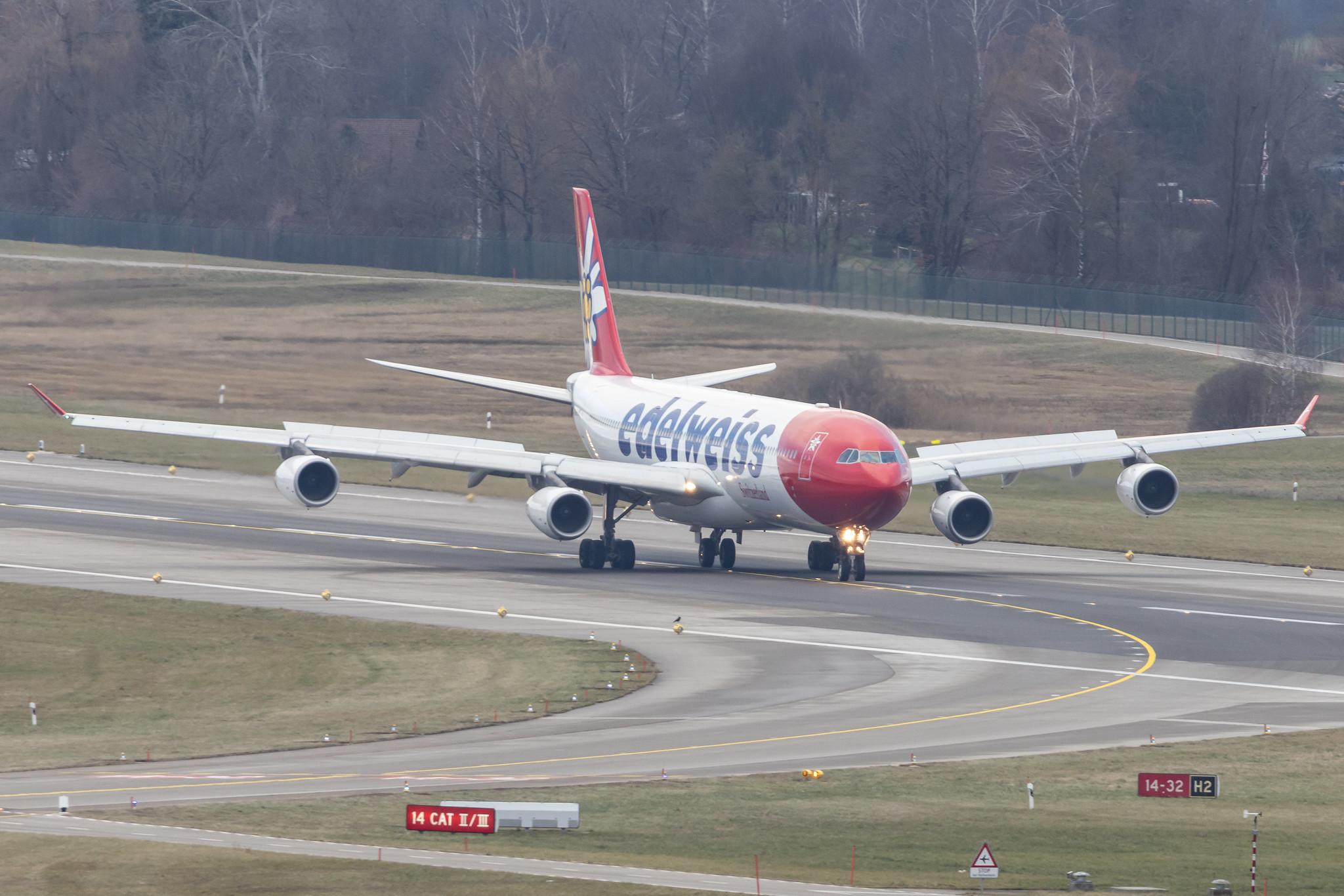 Flughafen Zürich: Edelweiss Air (WK / EDW) |  Airbus A340-313 A343 | HB-JME | MSN 0559