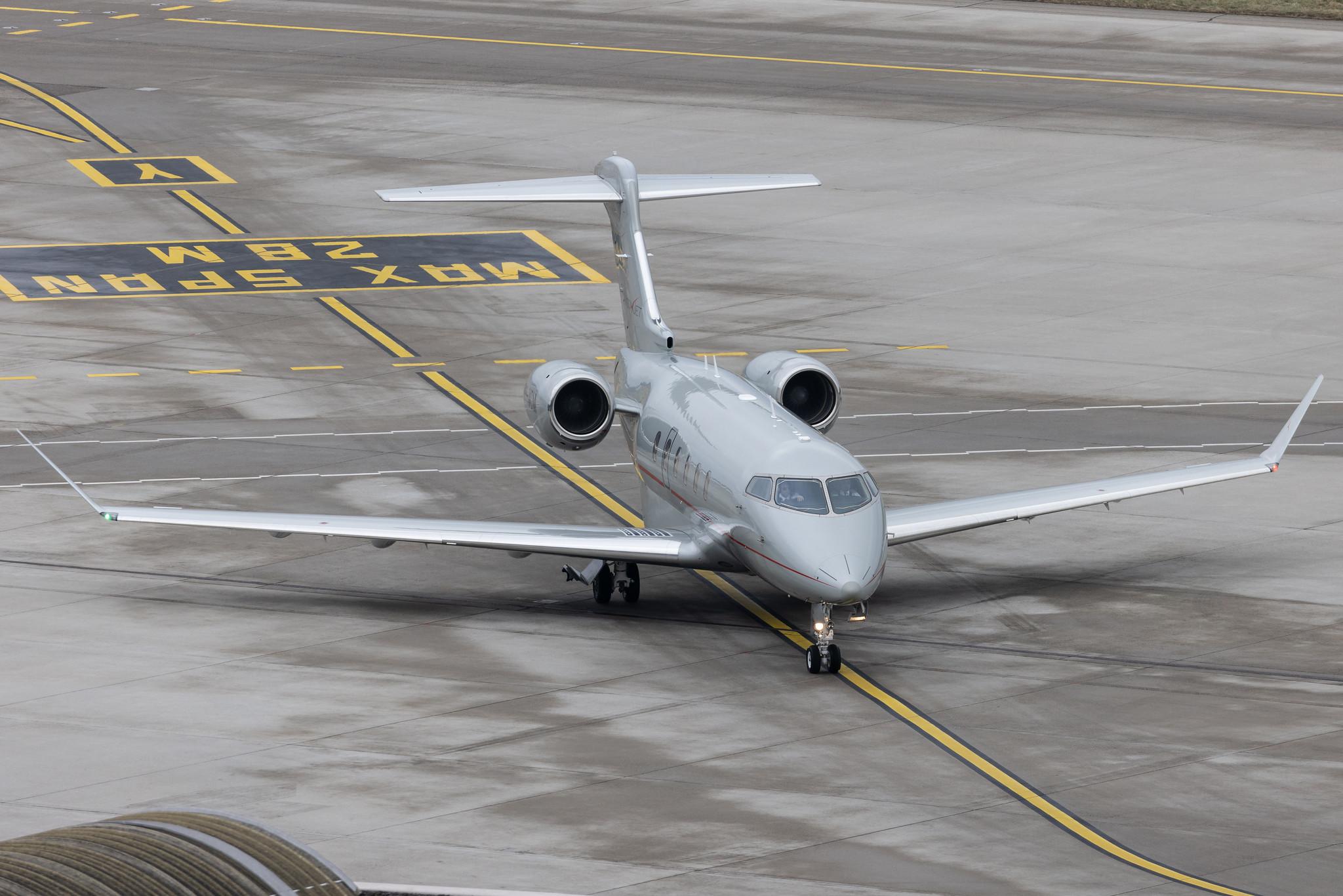 Flughafen Zürich: VistaJet Malta (/ VJT) | Operator: VistaJet | Bombardier Challenger 350 CL35 | 9H-VCM | MSN 20624