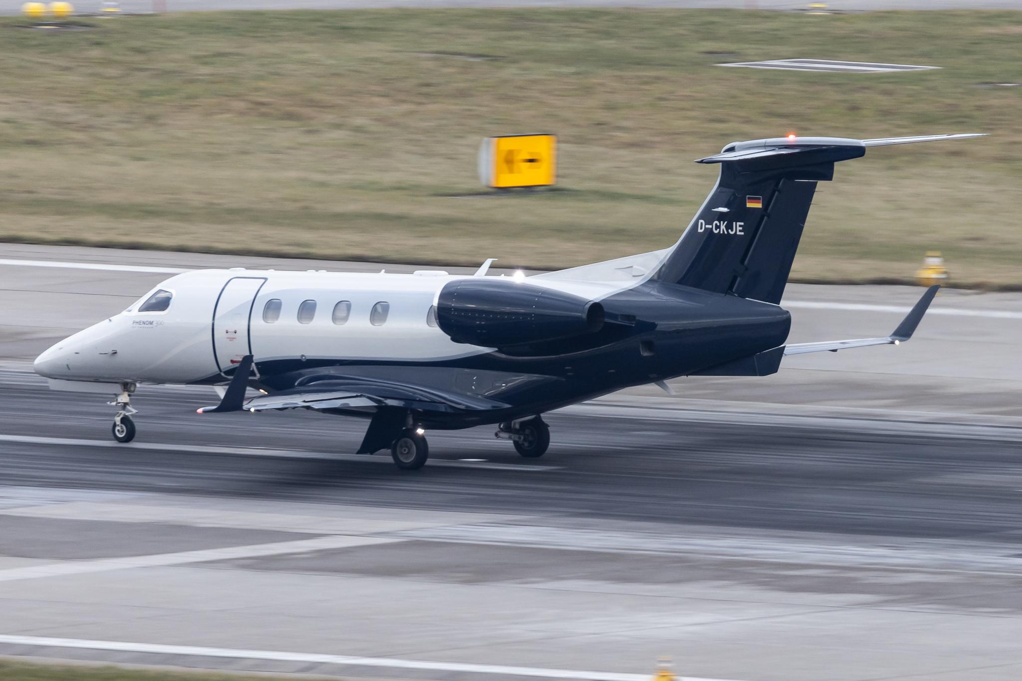 Flughafen Zürich: Air Hamburg (/ AHO) |  Embraer Phenom 300 E55P | D-CKJE | MSN 50500404