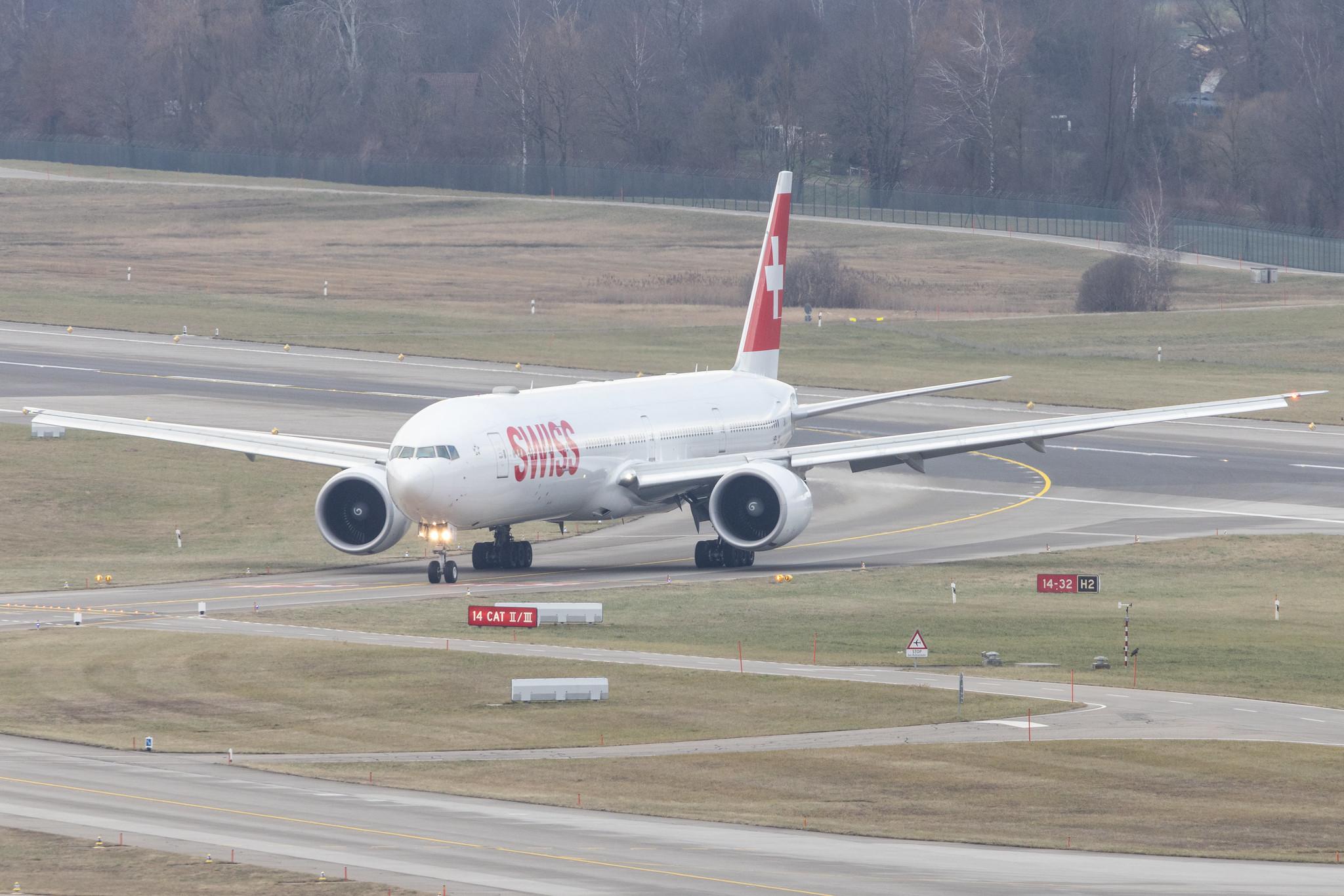 Flughafen Zürich: Swiss (LX / SWR) |  Boeing 777-3DE(ER) B77W | HB-JNI | MSN 62754