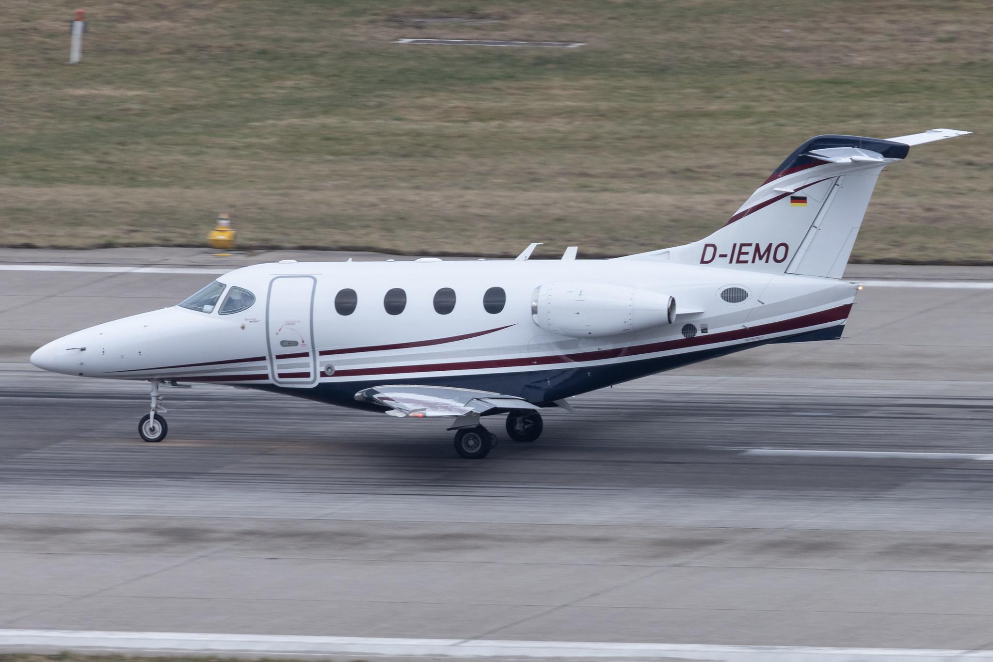 Flughafen Zürich: Exxaero (/ XRO) |  Beech 390 Premier IA PRM1 | D-IEMO | MSN RB-228
