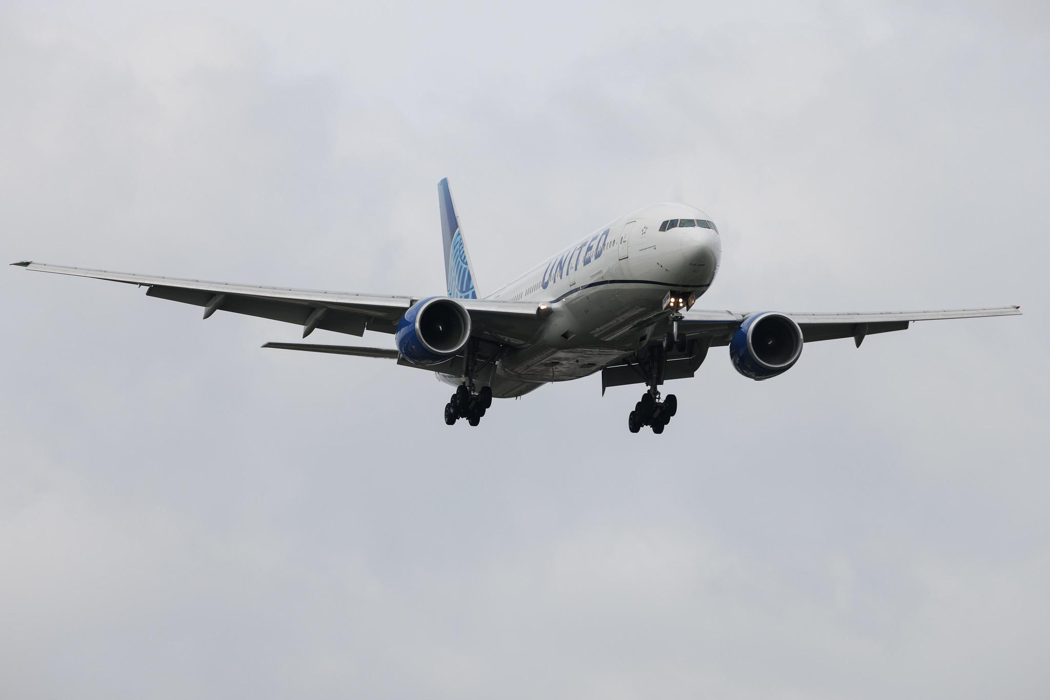London Heathrow: United Airlines (UA / UAL) | Boeing 777-222(ER) B772 | N798UA | MSN 26928