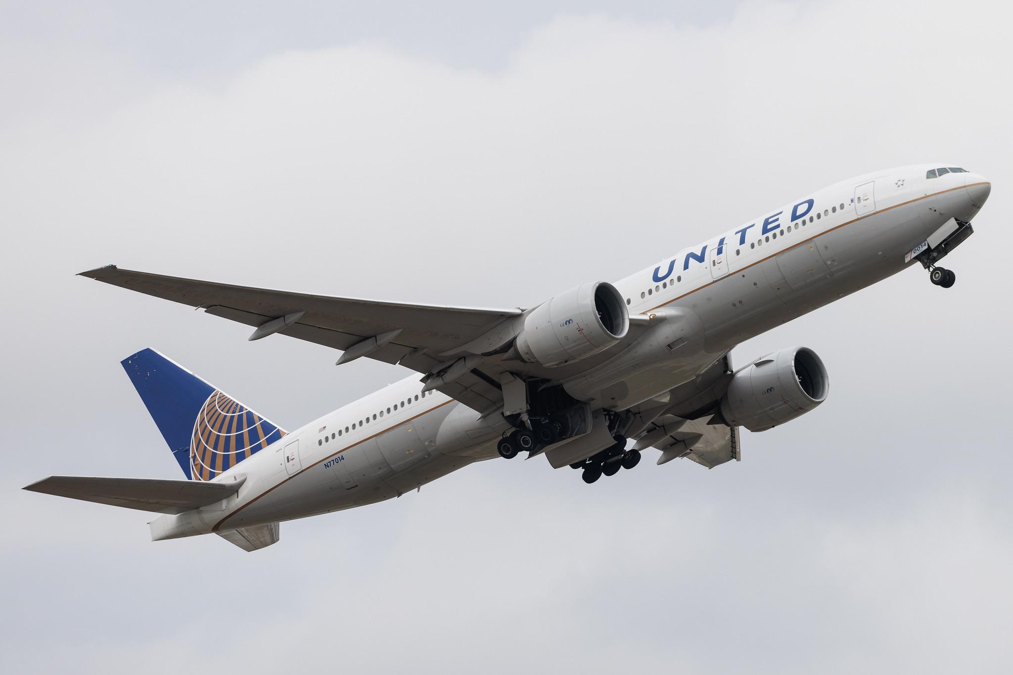 London Heathrow: United Airlines (UA / UAL) | Boeing 777-224(ER) B772 | N77014 | MSN 29862
