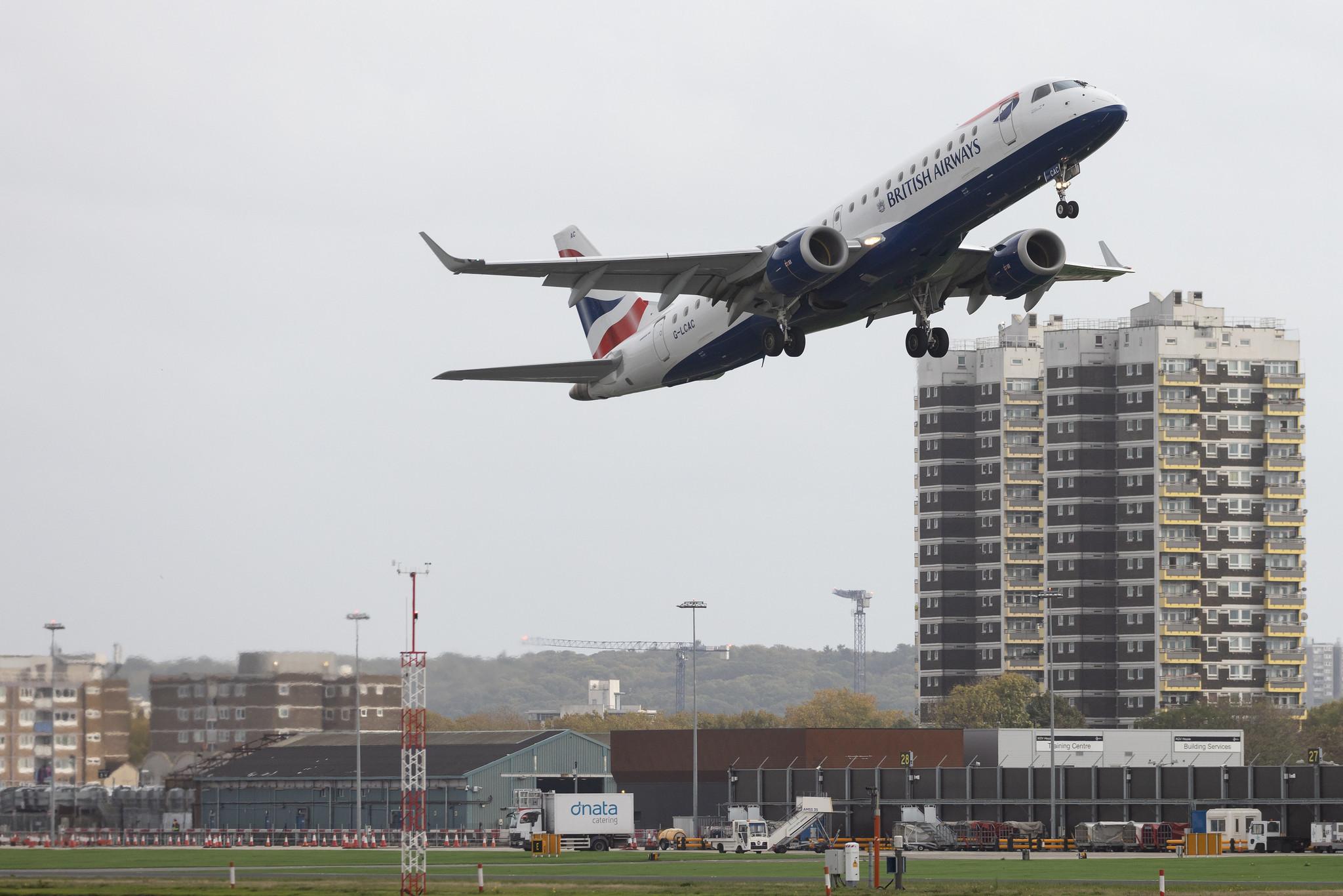 London City Airport: British Airways (BA / BAW) | Operator: BA CityFlyer | Embraer E190LR E190 | G-LCAC | MSN 19000513