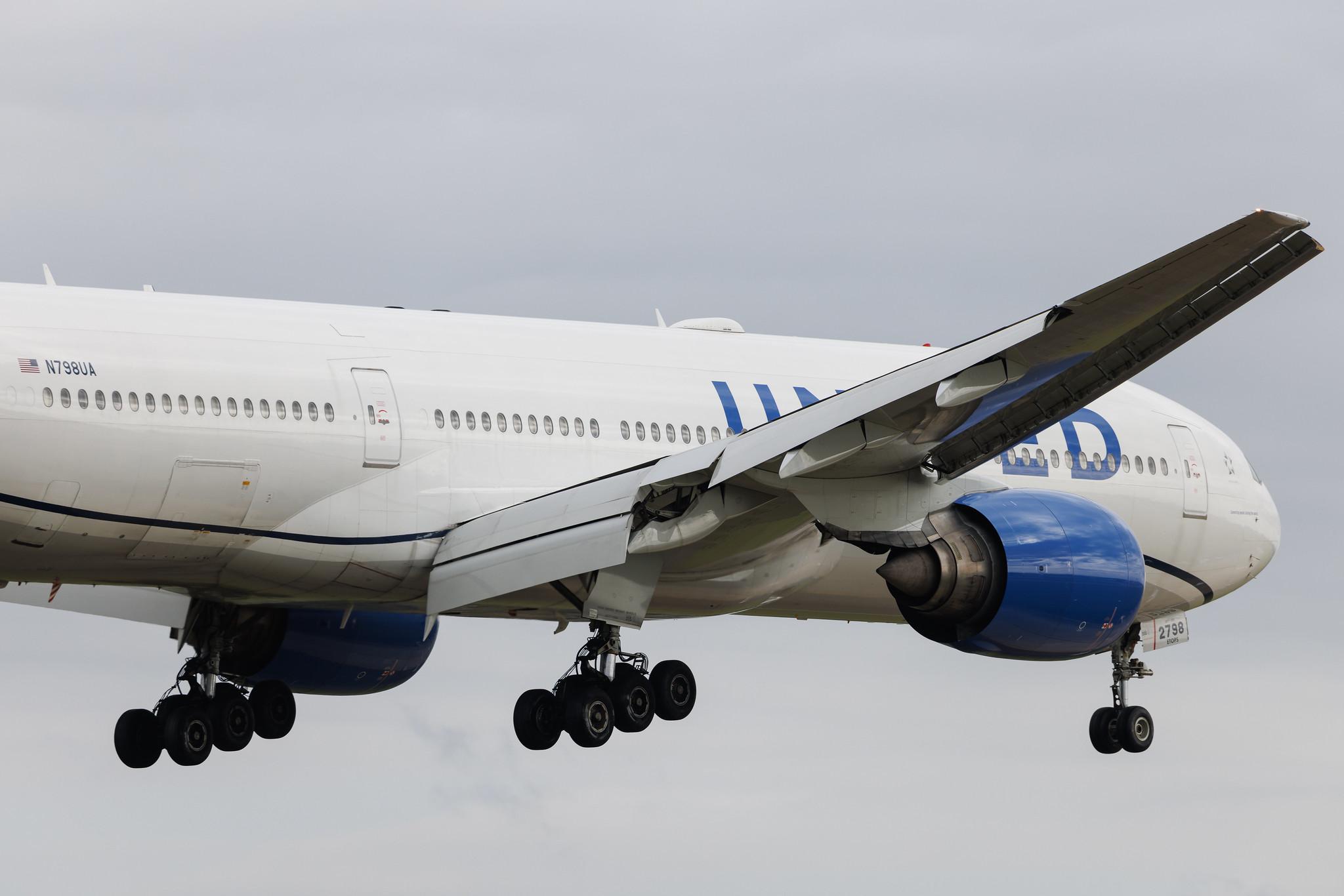 London Heathrow: United Airlines (UA / UAL) | Boeing 777-222(ER) B772 | N798UA | MSN 26928
