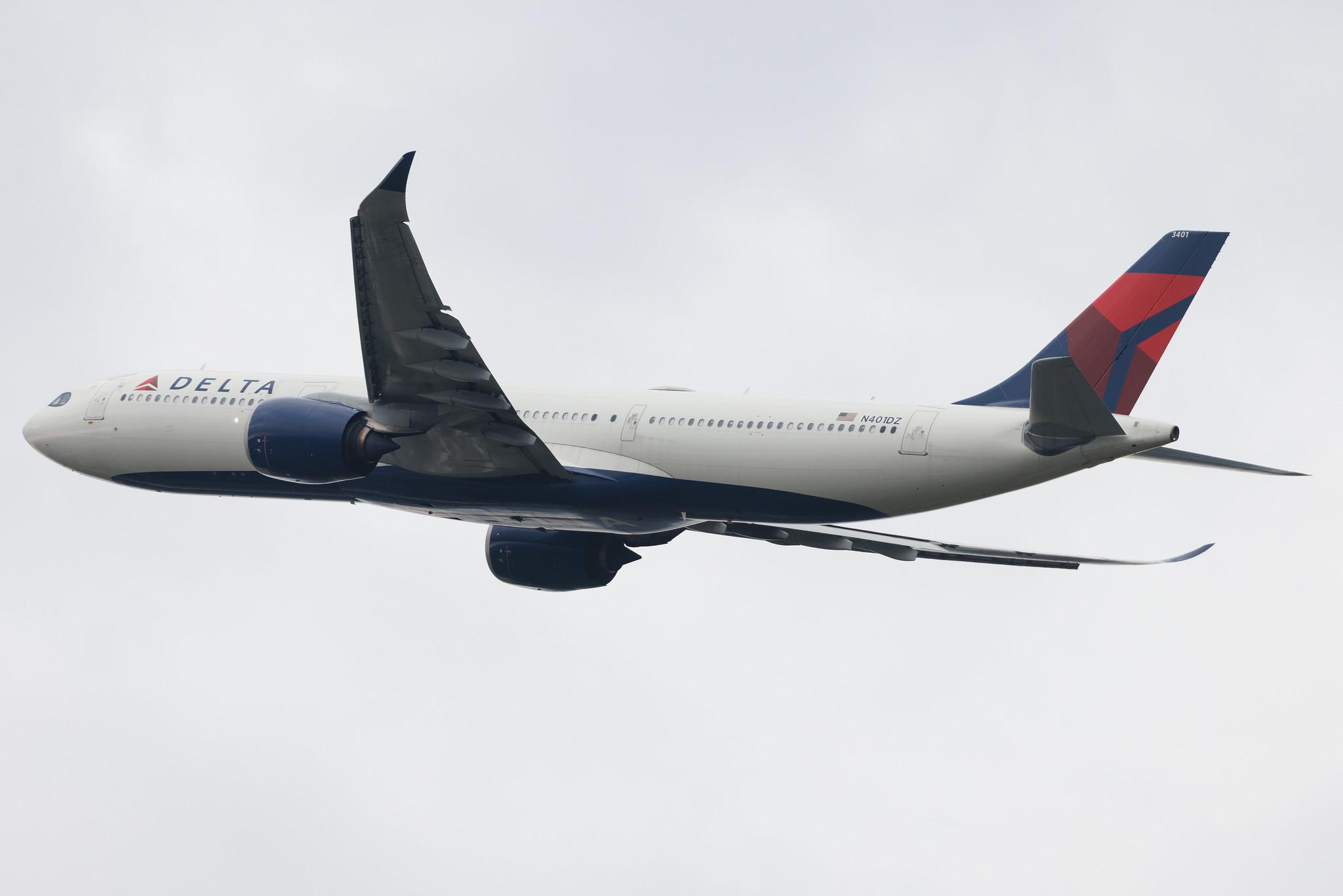 London Heathrow: Delta Air Lines (DL / DAL) | Airbus A330-941 A339 | N401DZ | MSN 1915
