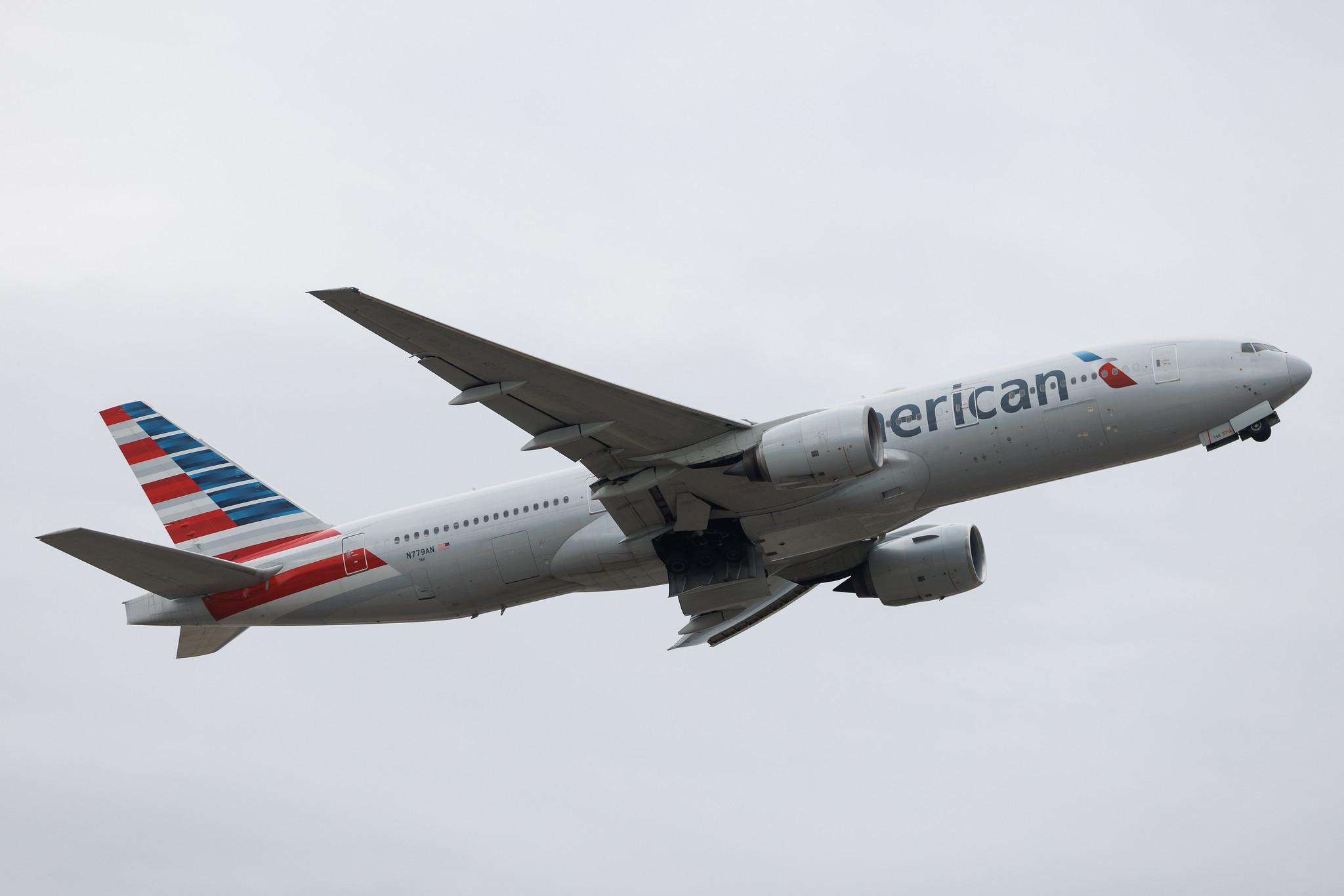 London Heathrow: American Airlines (AA / AAL) | Boeing 777-223(ER) B772 | N779AN | MSN 29955