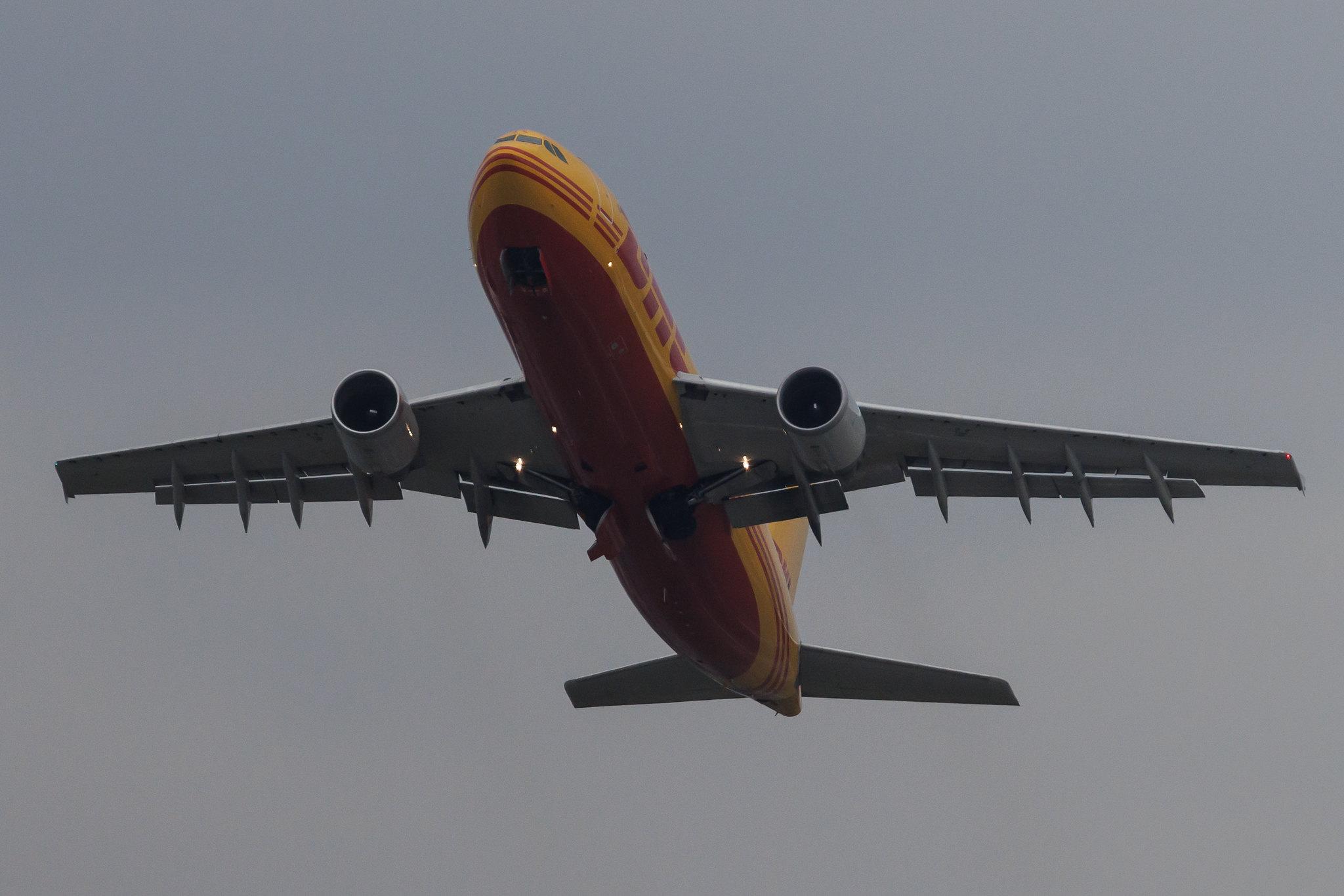 London Heathrow: DHL (D0 / DHK) | Operator: European Air Transport | Airbus A300B4-622R(F) A306 | D-AEAS | MSN 737