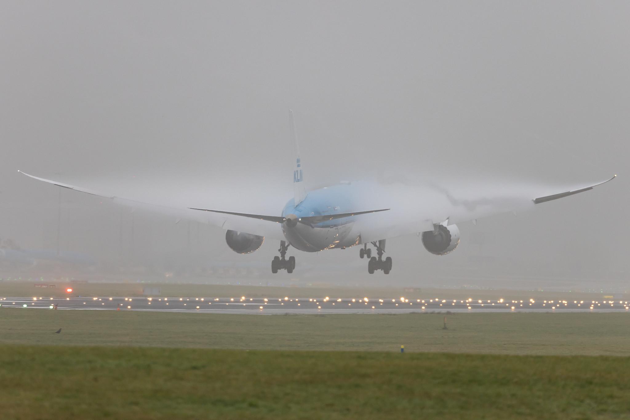 Amsterdam Schiphol: KLM (KL / KLM) | Boeing 787-9 Dreamliner B789 | PH-BHP | MSN 42506