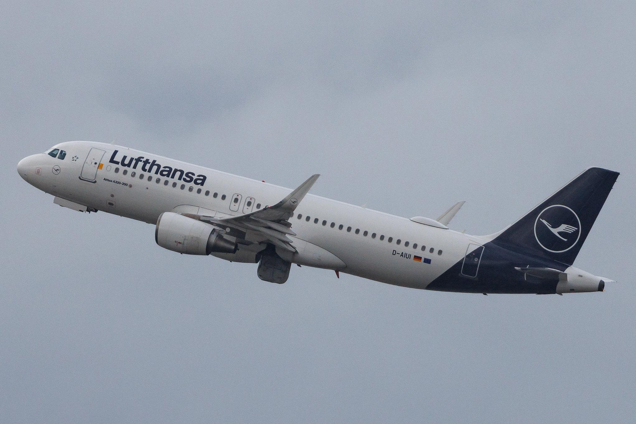 Frankfurt Airport: Lufthansa (LH / DLH) | Airbus A320-214 A320 | D-AIUI | MSN 6265