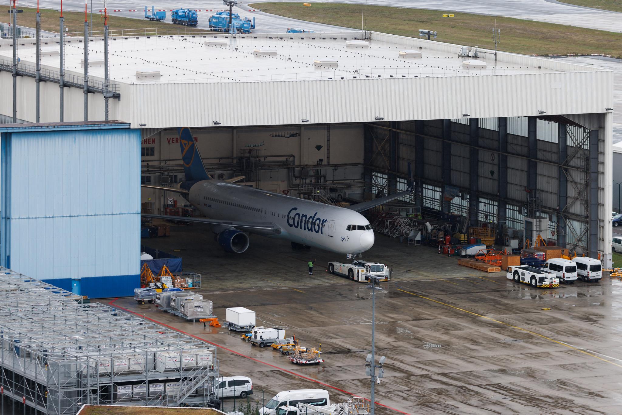 Frankfurt Airport: Condor (DE / CFG) | Boeing 767-330(ER) B763 | D-ABUC | MSN 26992