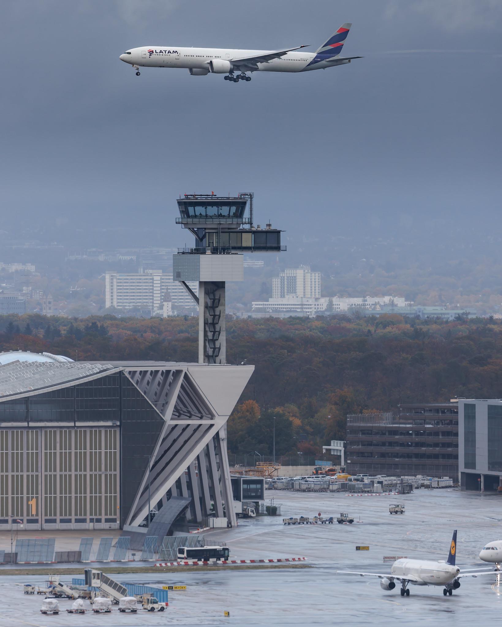 Frankfurt Airport: LATAM Airlines (LA / LAN) | Operator: LATAM Brasil | Boeing 777-32W(ER) B77W | PT-MUD | MSN 37667