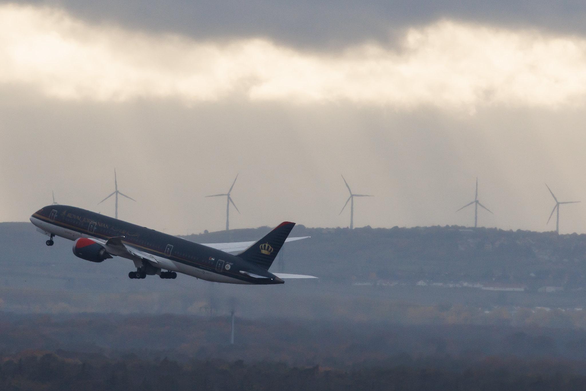 Frankfurt Airport: Royal Jordanian (RJ / RJA) | Boeing 787-8 Dreamliner B788 | JY-BAF | MSN 36112