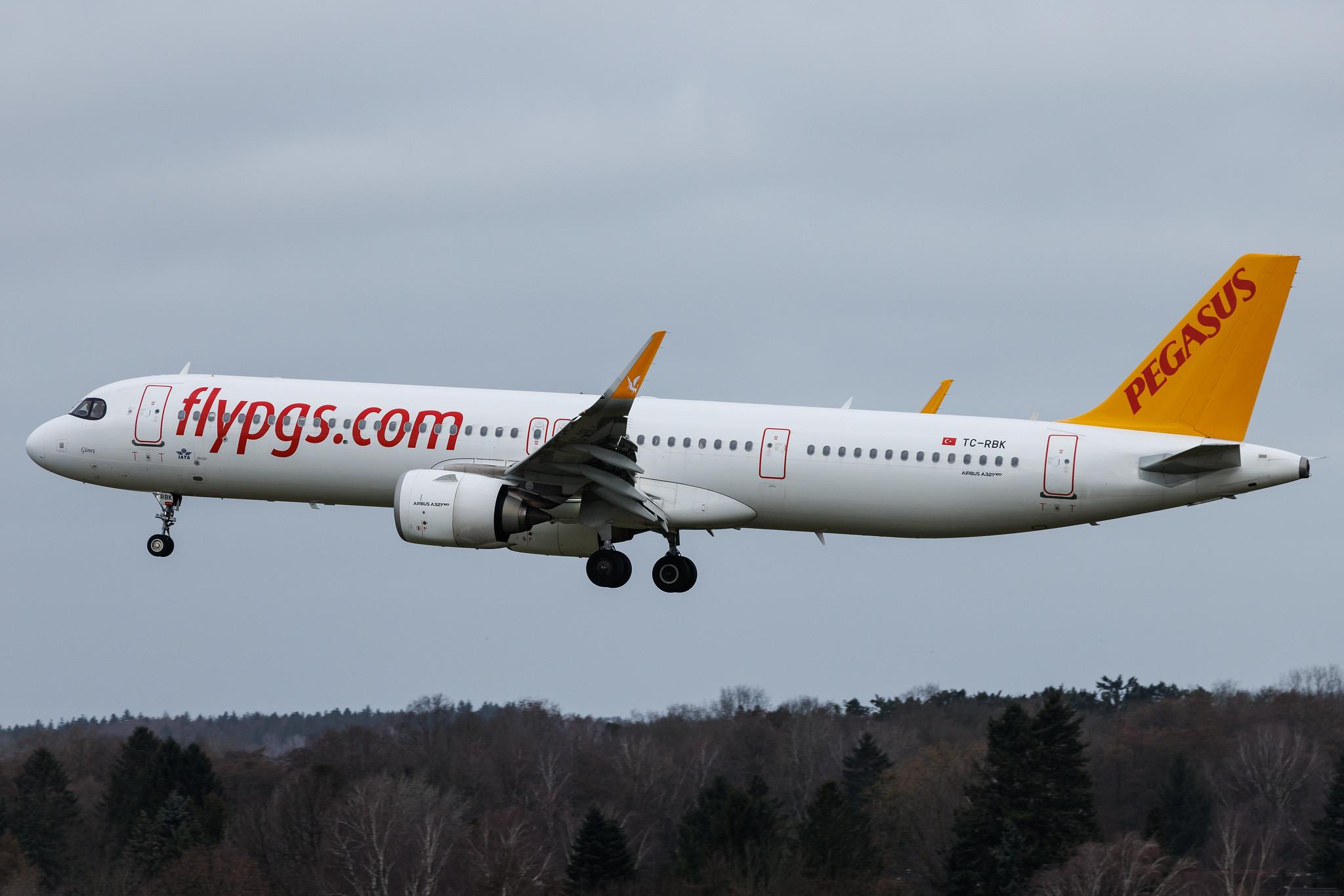 Hamburg Airport: Pegasus (PC / PGT) | Airbus A321-251NX A21N | TC-RBK | MSN 10679