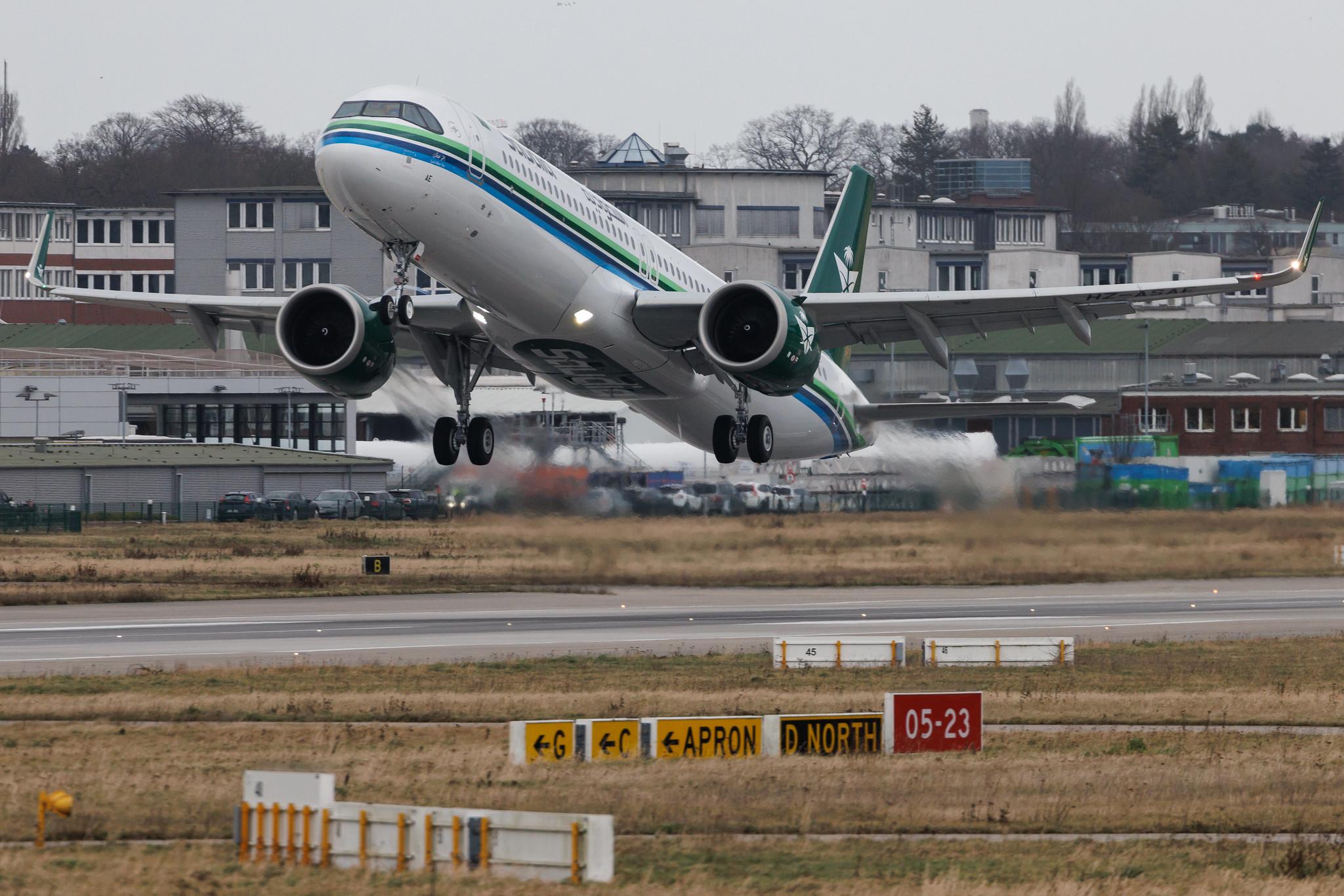 Hamburg Finkenwerder: Saudia (SV / SVA) | Airbus A321-251NX A21N | HZ-ASAE | MSN 11698