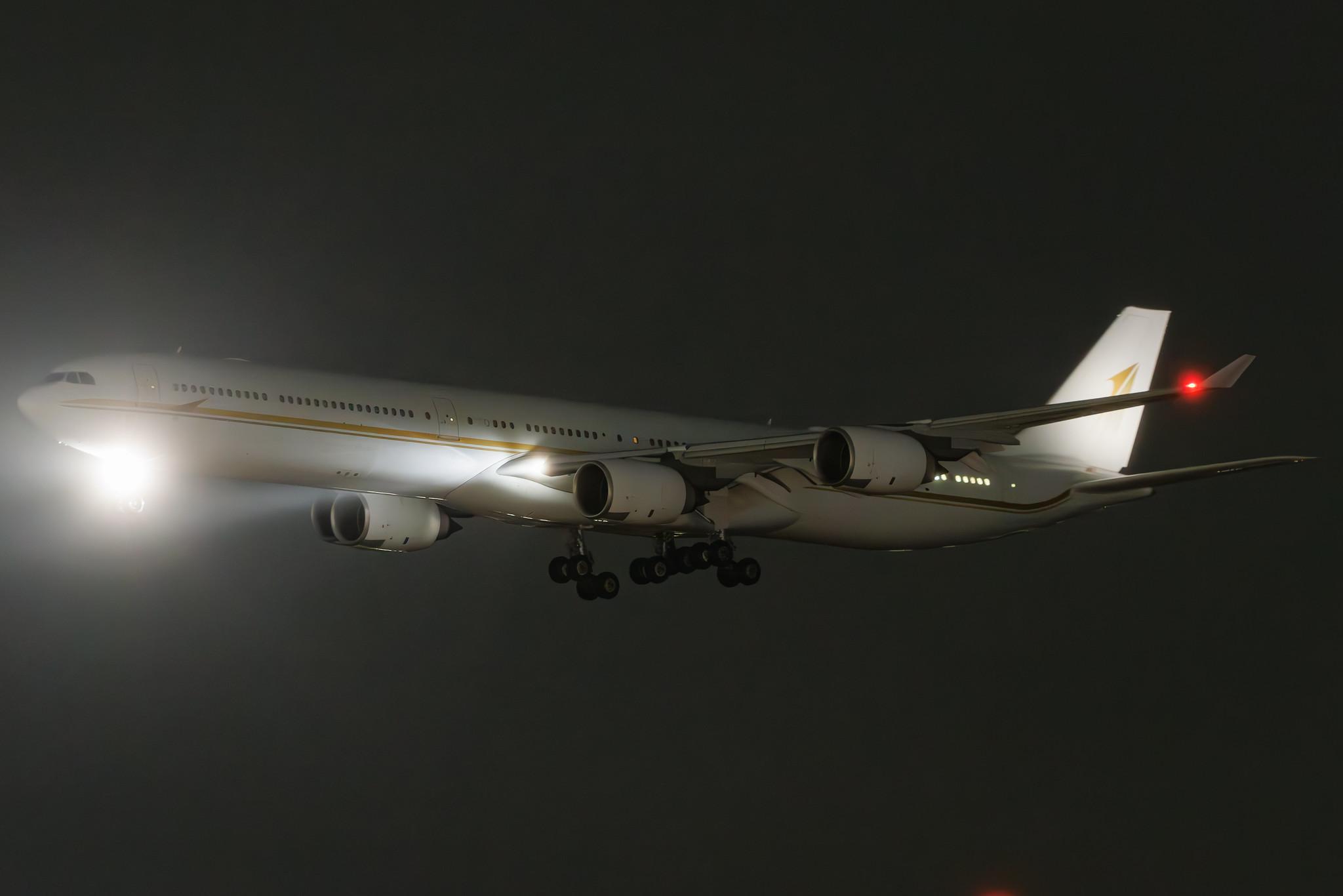 Hamburg Airport: Alpha Star (/ STT) | Airbus A340-642 A346 | HZ-SKY | MSN 0924