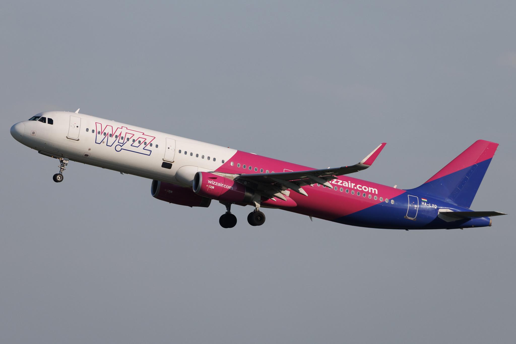 Hamburg Airport: Wizz Air (W6 / WZZ) | Airbus A321-231 A321 | HA-LXQ | MSN 07623